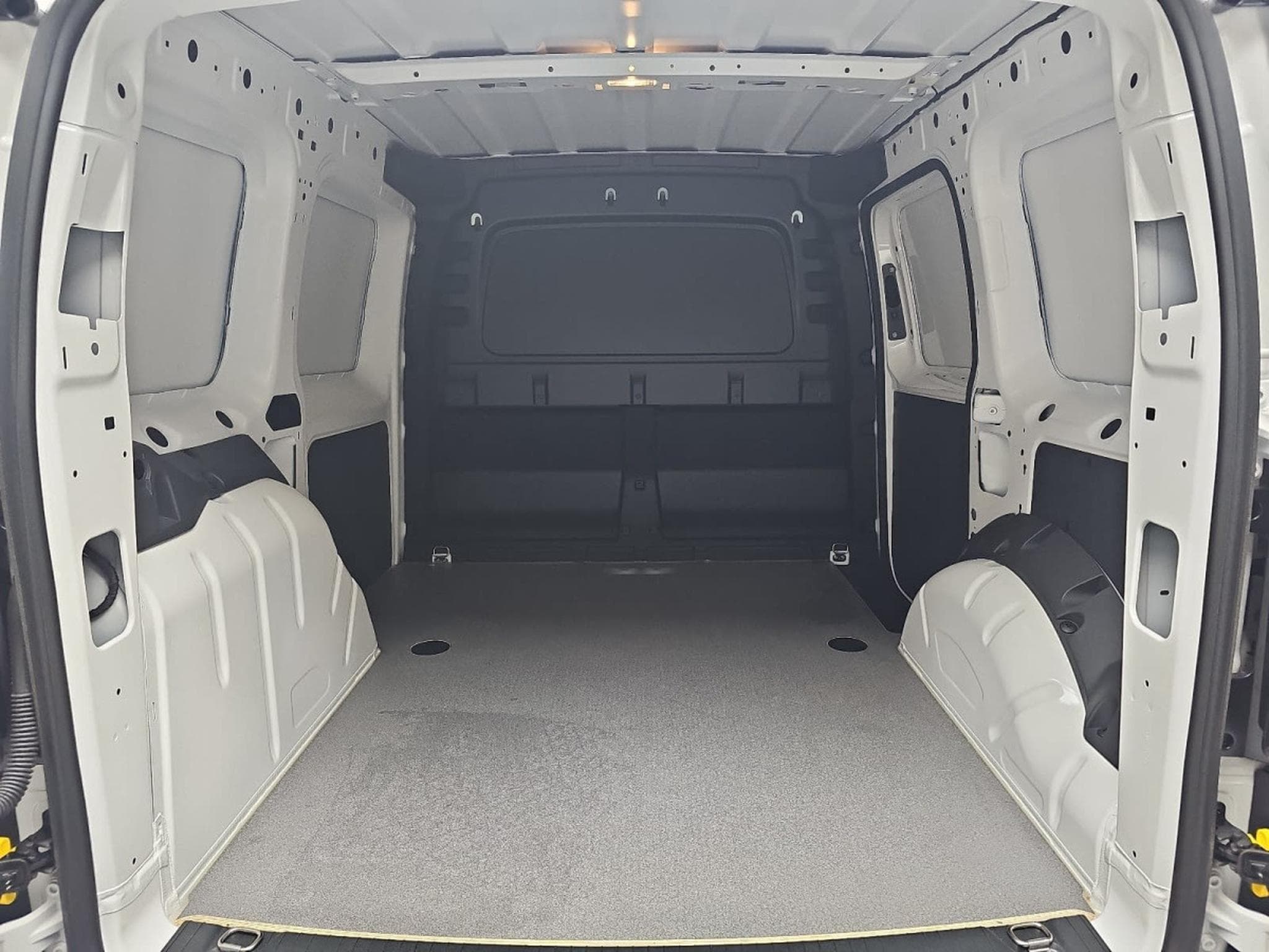 VW Caddy 1.5 TSi 116 L1H1 (2025) - Photo 14