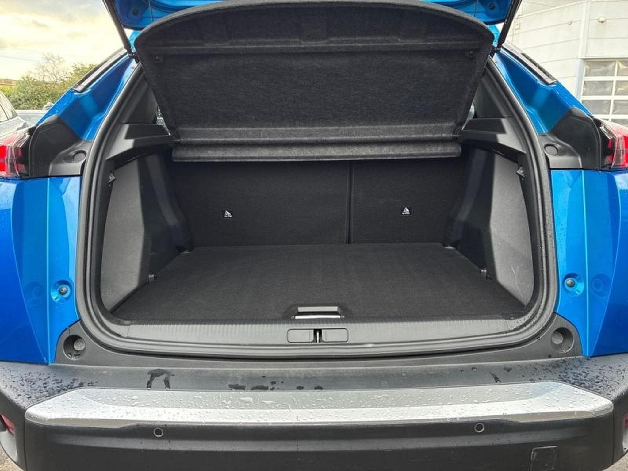 PEUGEOT 2008 1.2 PureTech 100ch S&S Allure 5cv (2020) - Photo 5
