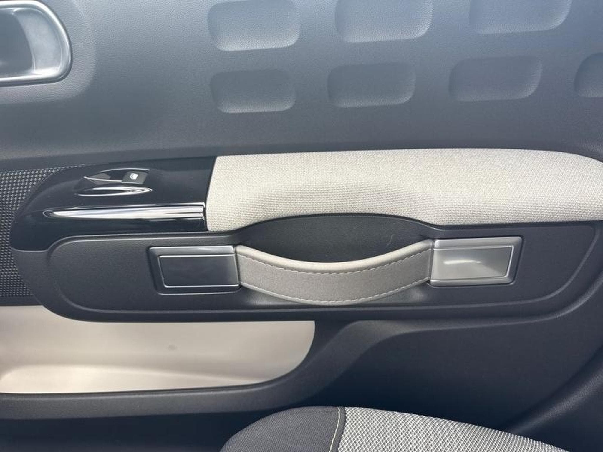 CITROEN C3 PureTech 110ch Shine S&S EAT6 E6.d-TEMP (2018) - Photo 12