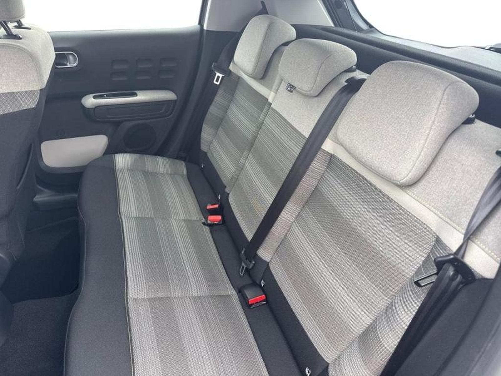 CITROEN C3 PureTech 110ch Shine S&S EAT6 E6.d-TEMP (2018) - Photo 5