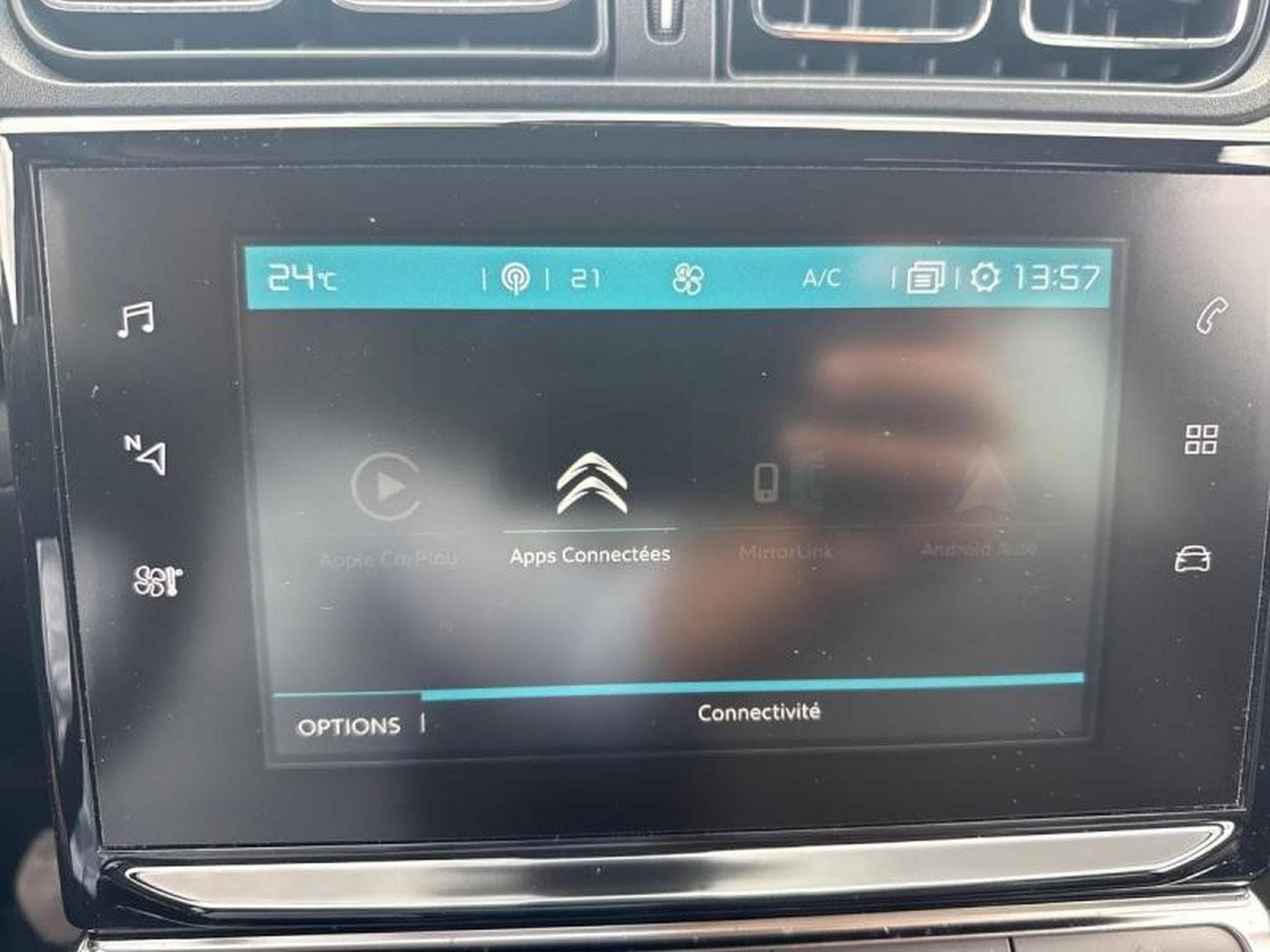 CITROEN C3 PureTech 110ch Shine S&S EAT6 E6.d-TEMP (2018) - Photo 8