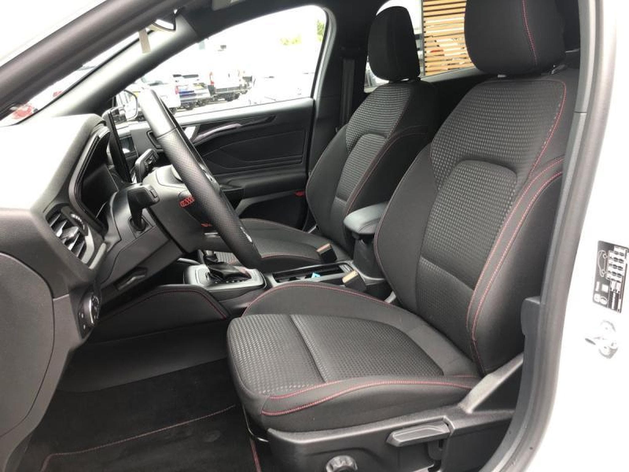 Ford Focus ST-Line X (2024) - Photo 23