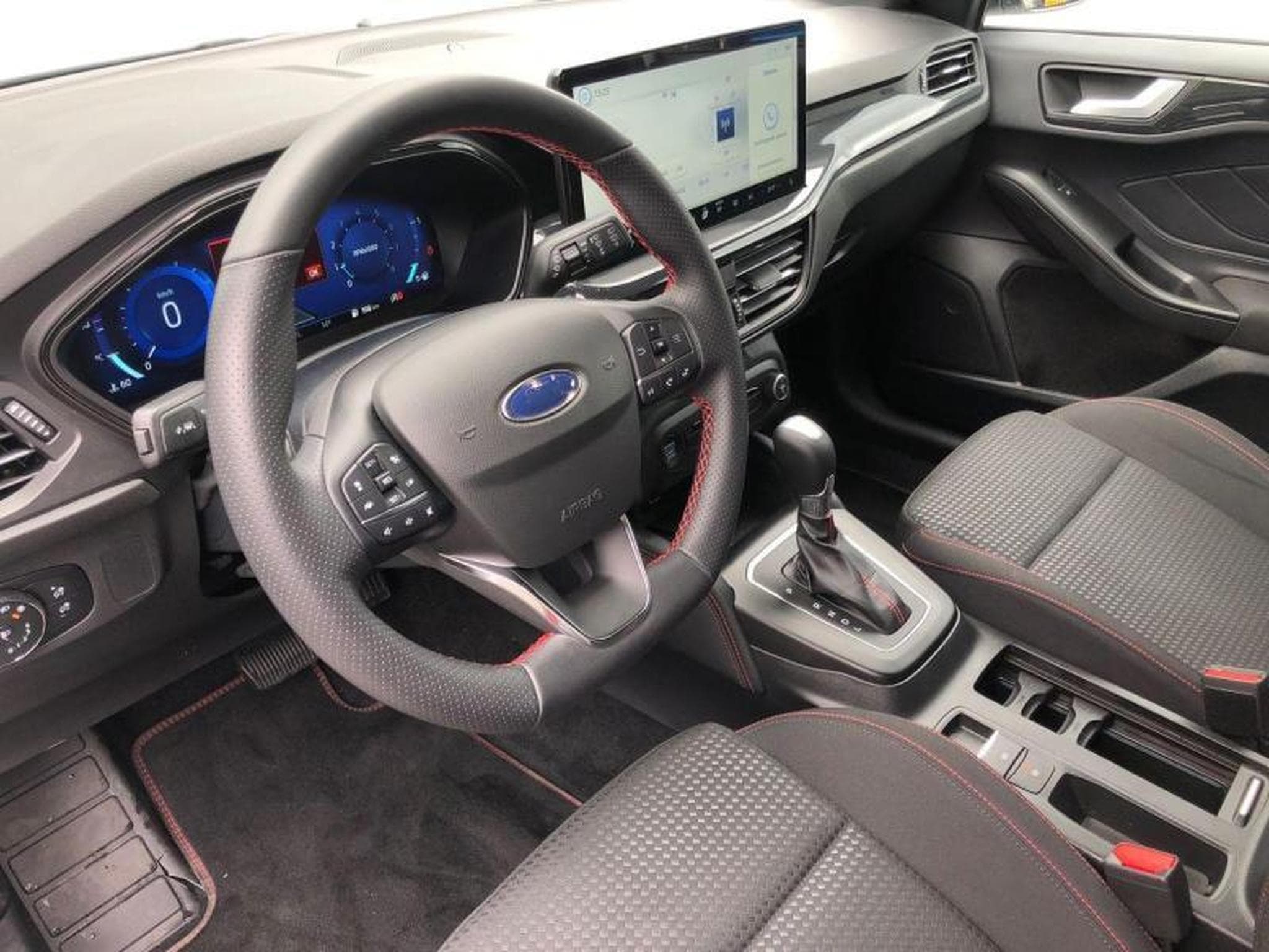 Ford Focus ST-Line X (2024) - Photo 7