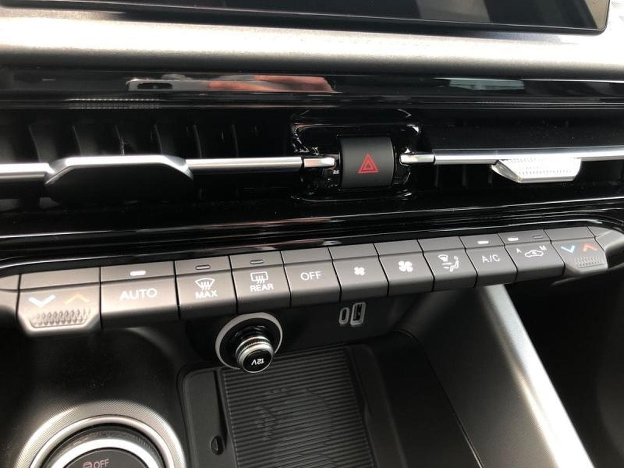 Alfa-Romeo Tonale VELOCE Hybrid (2024) - Photo 14