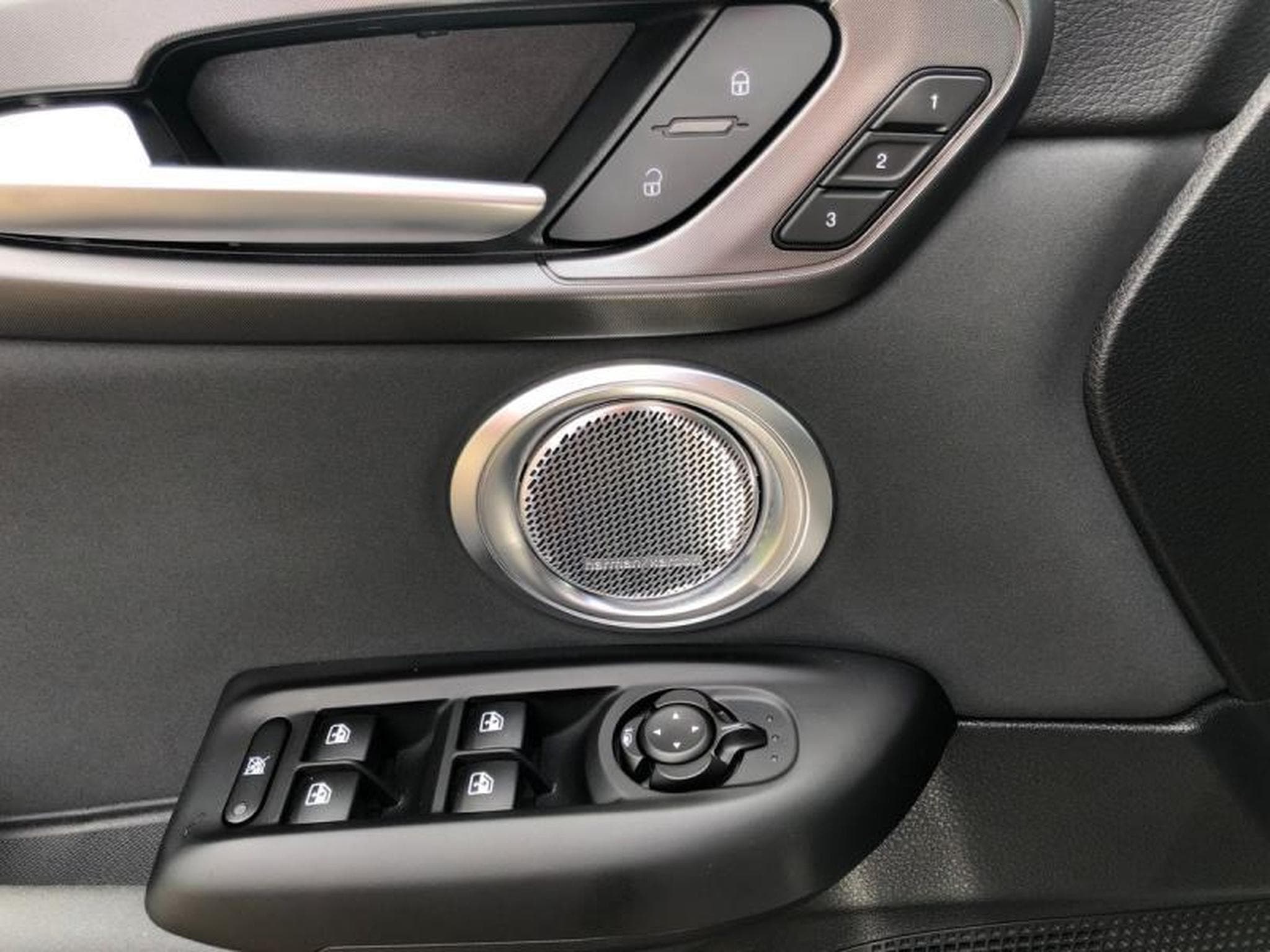 Alfa-Romeo Tonale VELOCE Hybrid (2024) - Photo 23