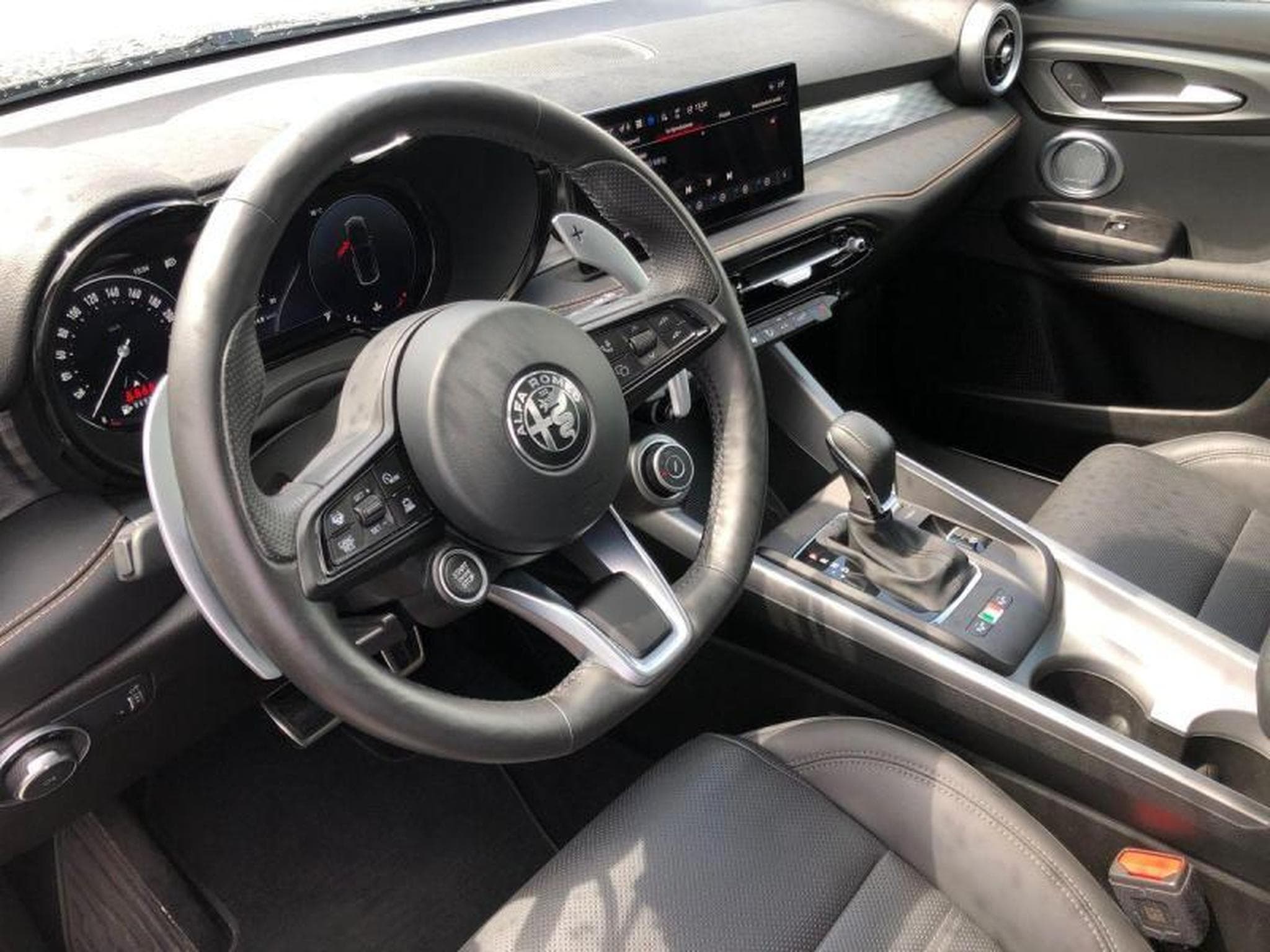 Alfa-Romeo Tonale VELOCE Hybrid (2024) - Photo 7