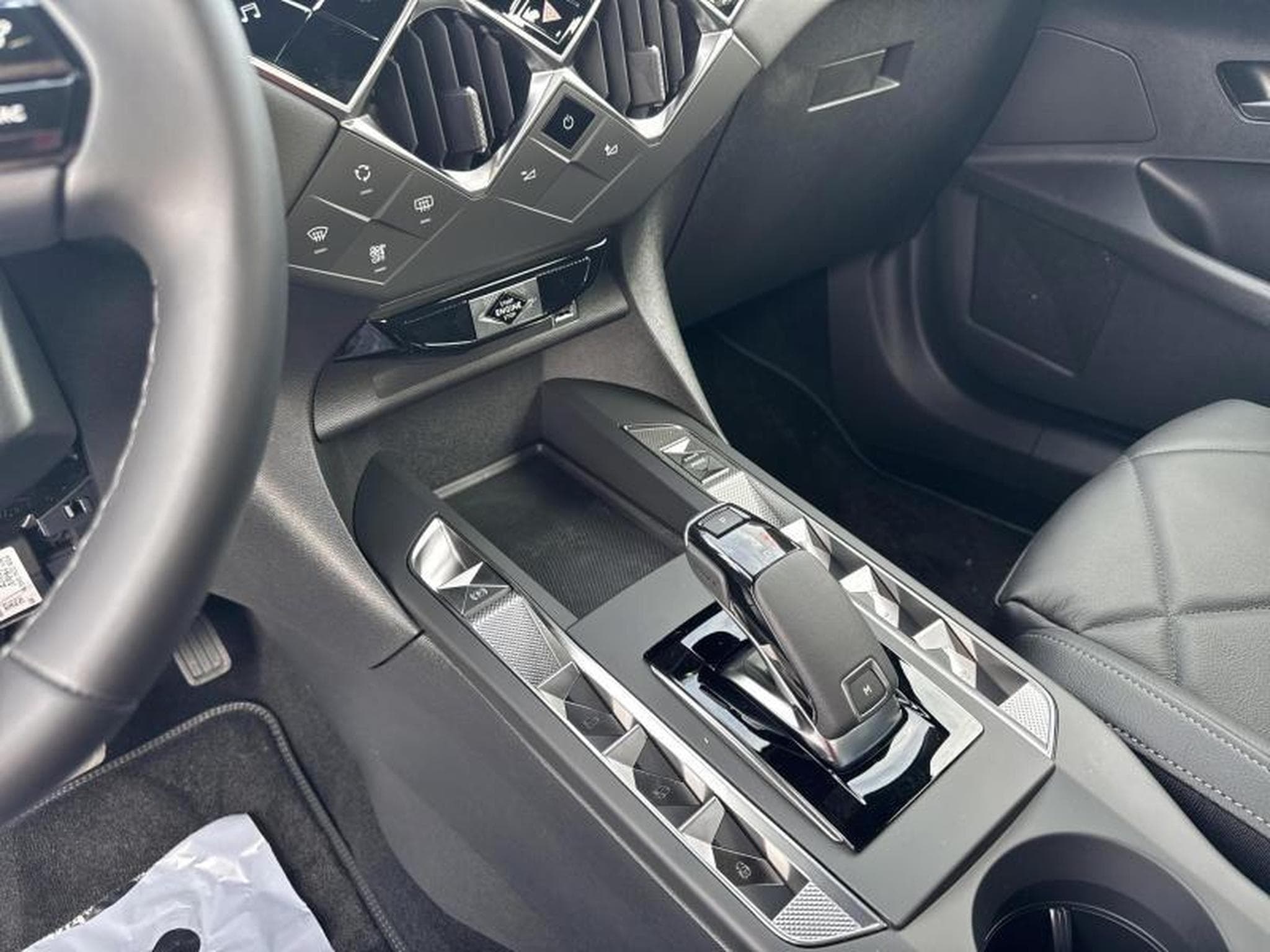 DS Automobiles DS3 Faubourg EAT8 (2022) - Foto 19