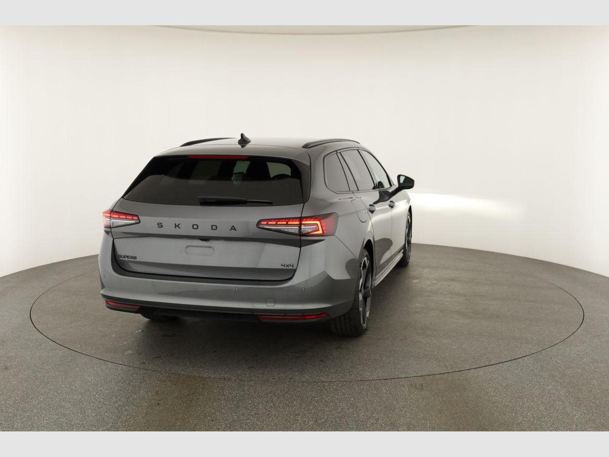 Skoda Superb 2.0 TDI 142 kW 4x4 Sportline (2026) - Photo 18