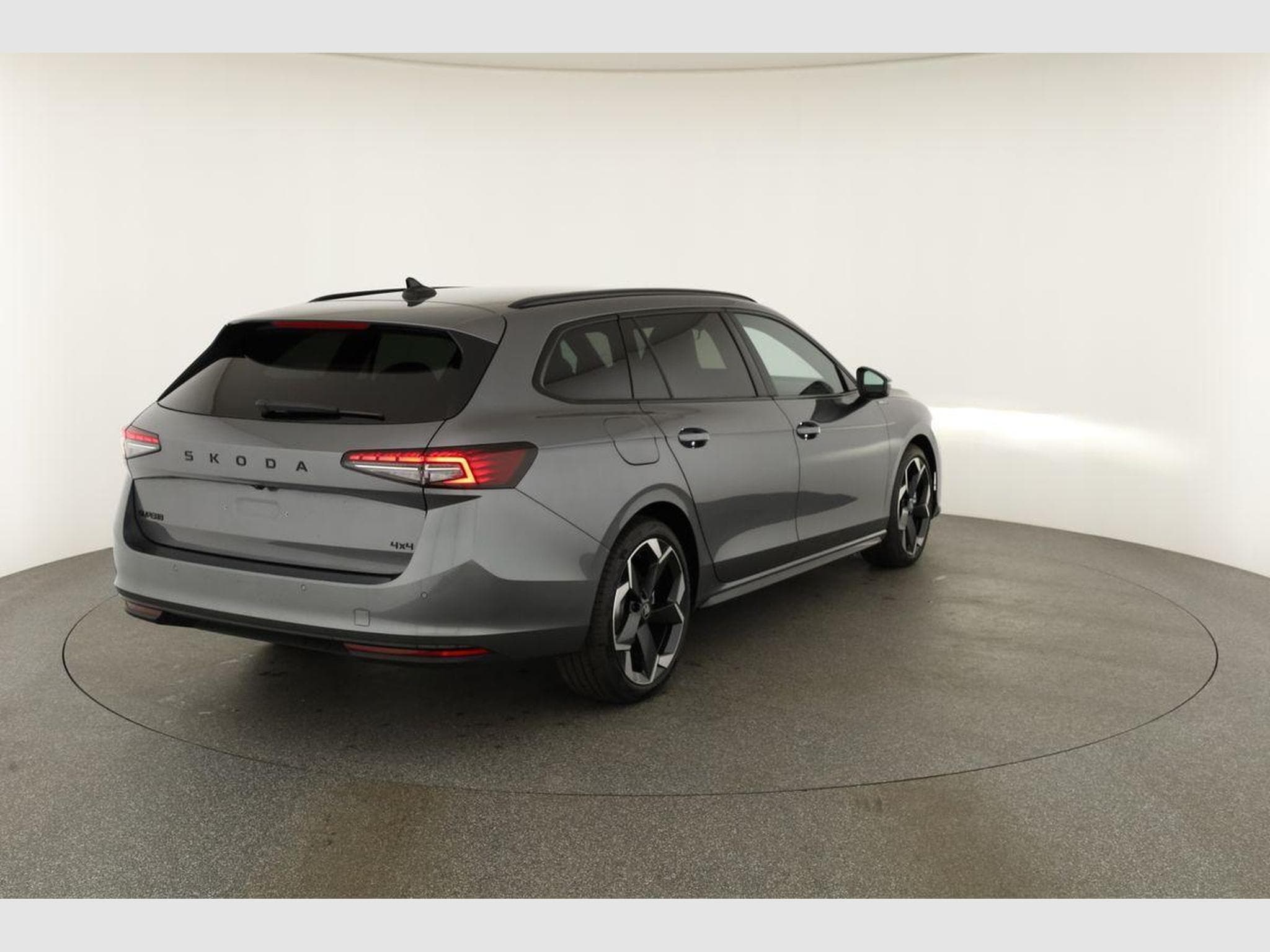 Skoda Superb 2.0 TDI 142 kW 4x4 Sportline (2026) - Photo 19