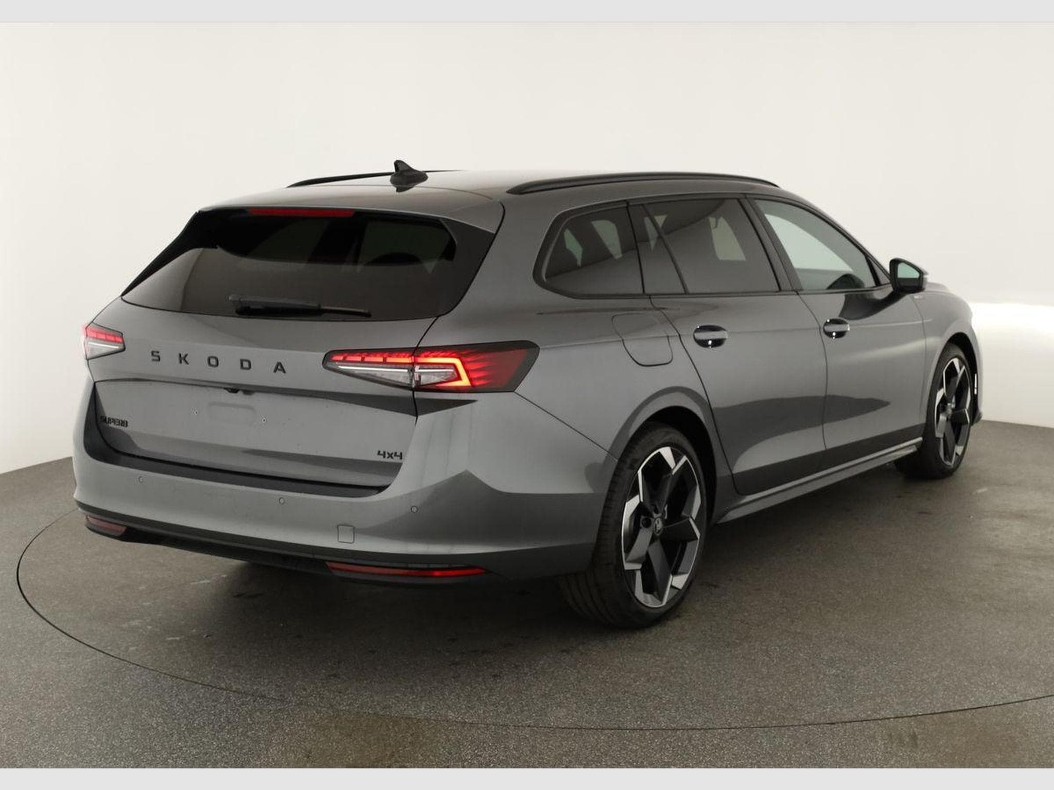 Skoda Superb 2.0 TDI 142 kW 4x4 Sportline (2026) - Photo 2