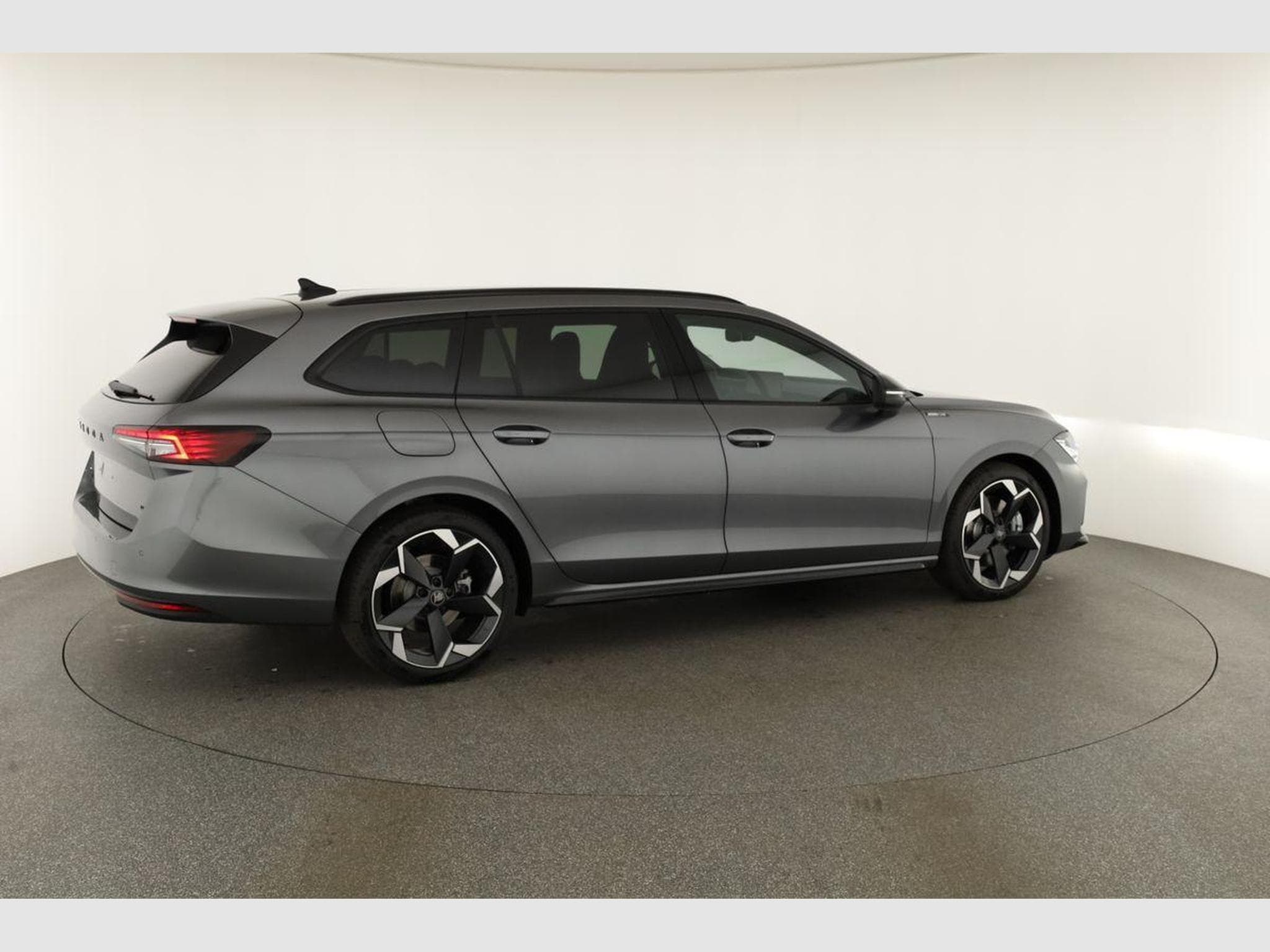 Skoda Superb 2.0 TDI 142 kW 4x4 Sportline (2026) - Photo 21
