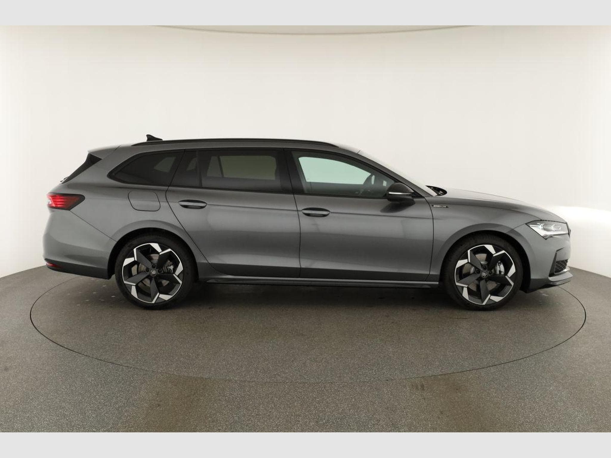 Skoda Superb 2.0 TDI 142 kW 4x4 Sportline (2026) - Photo 23
