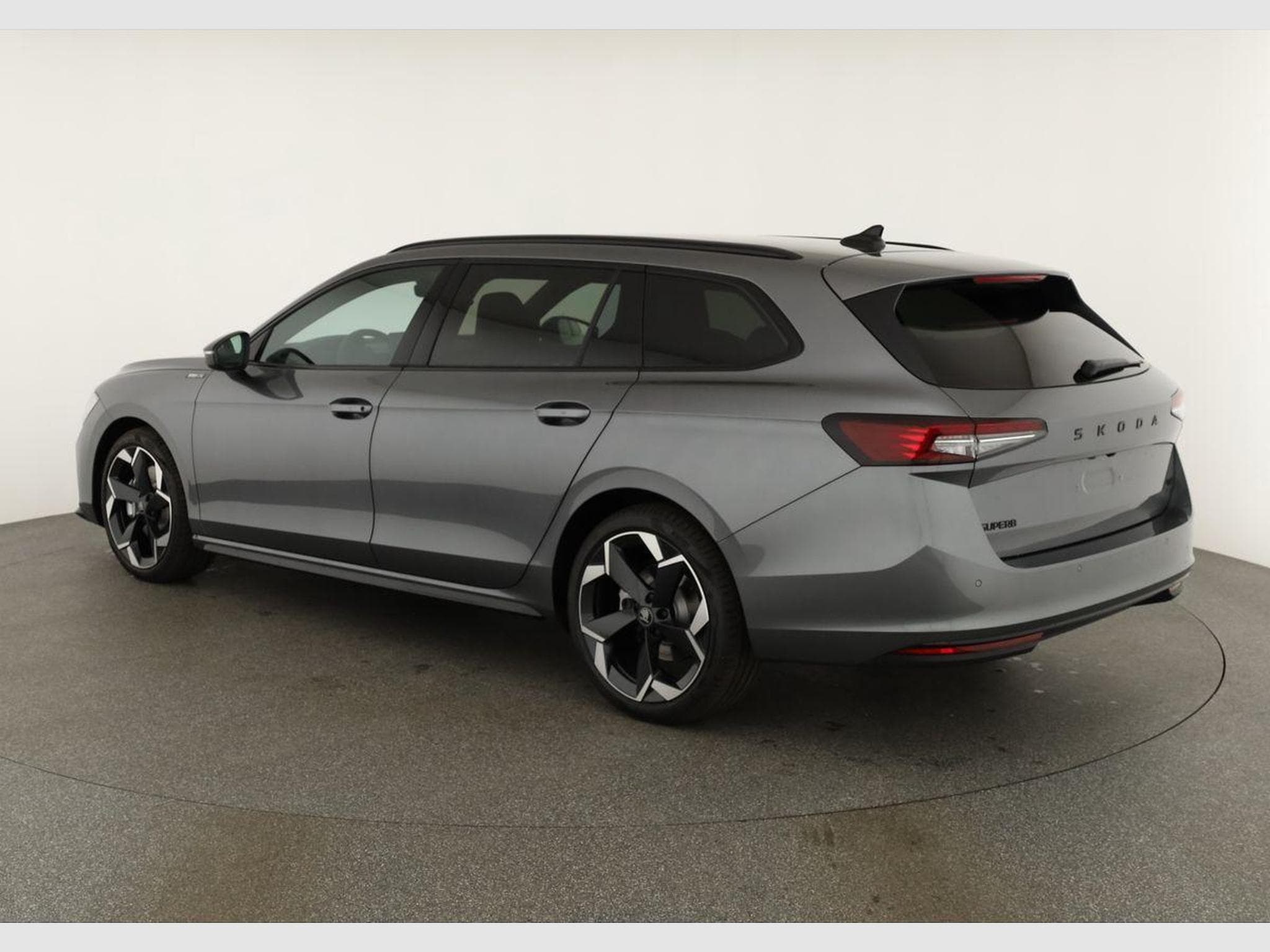Skoda Superb 2.0 TDI 142 kW 4x4 Sportline (2026) - Photo 3