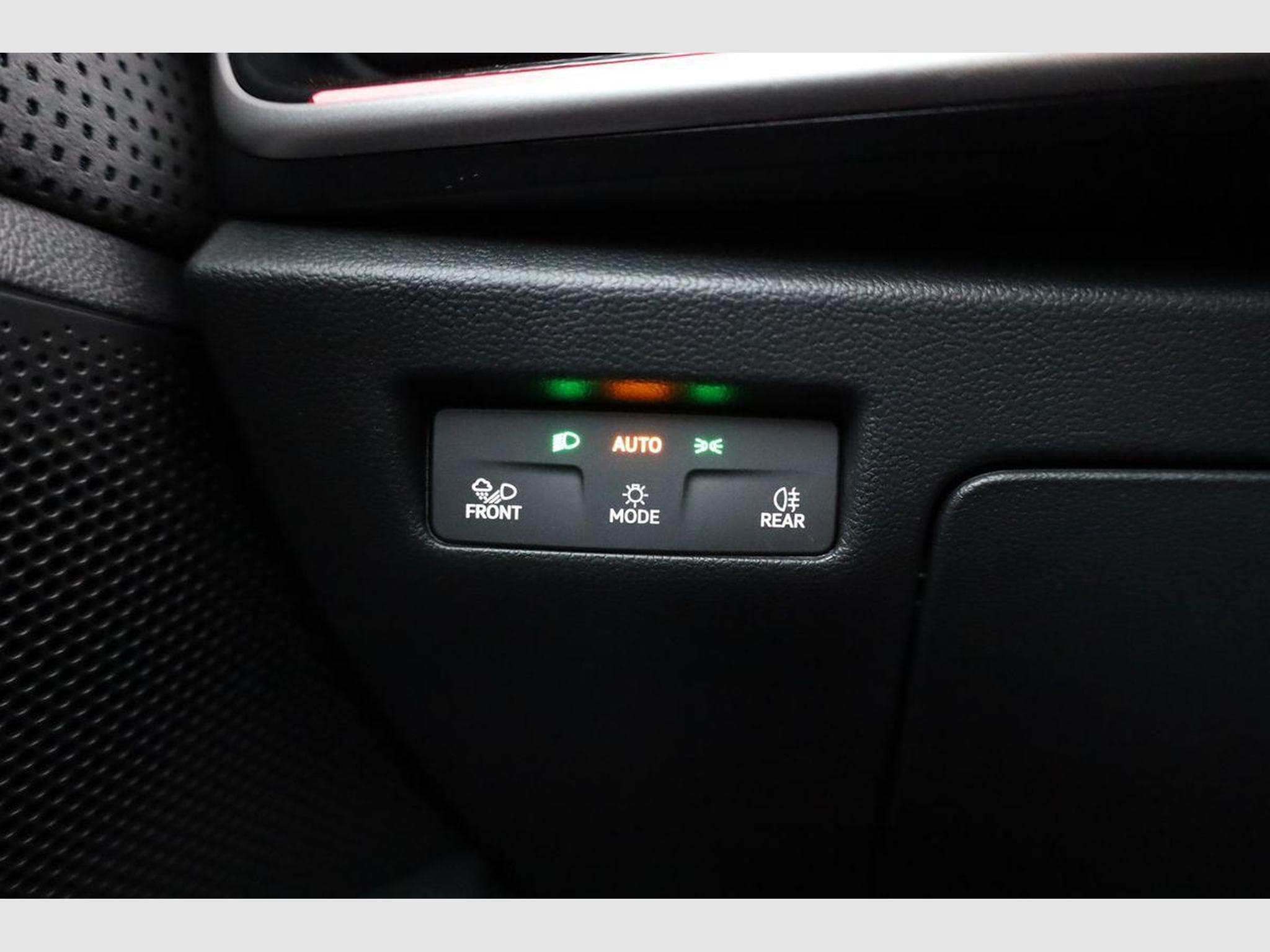 Skoda Superb 2.0 TDI 142 kW 4x4 Sportline (2026) - Photo 8