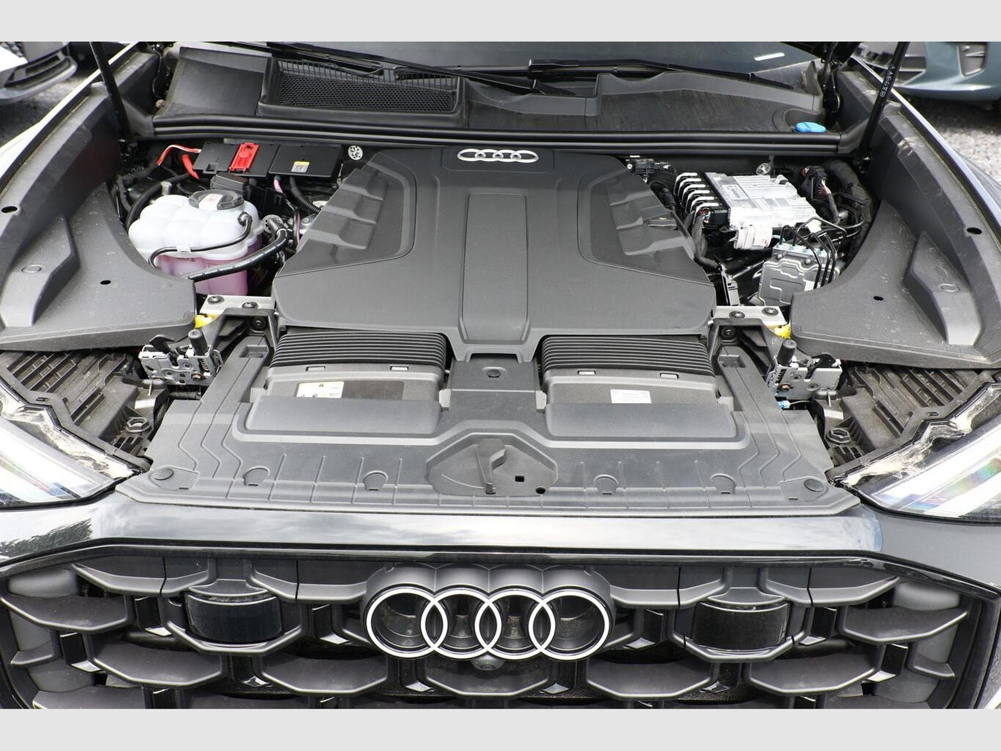 Audi Q8 S line (2026) - Photo 12