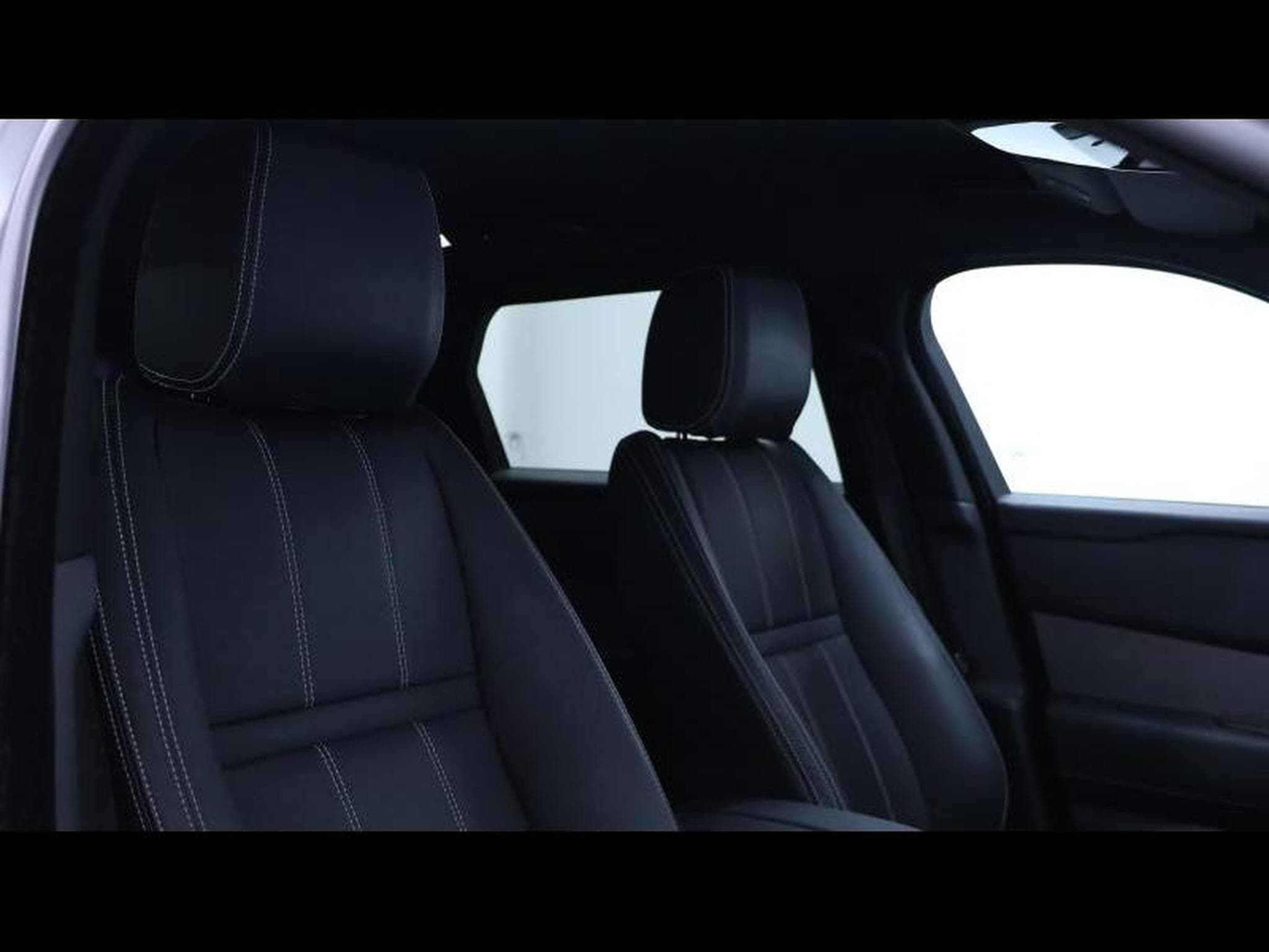 Land-Rover Range Rover Velar D200 S AWD Auto (2023) - Photo 12