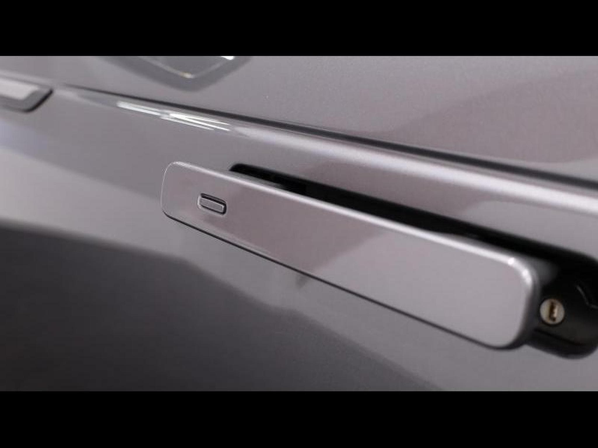 Land-Rover Range Rover Velar D200 S AWD Auto (2023) - Photo 26