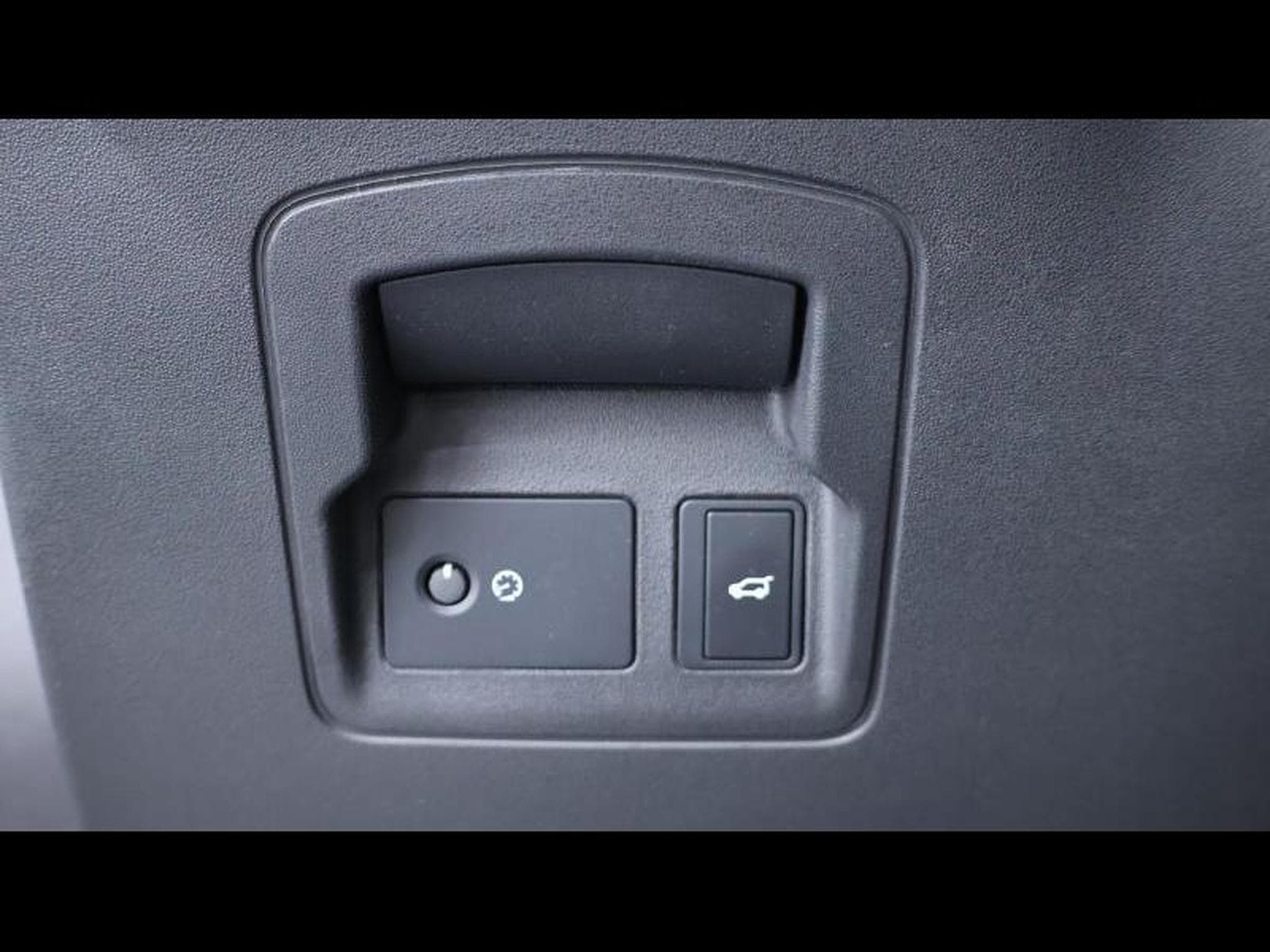 Land-Rover Range Rover Velar D200 S AWD Auto (2023) - Photo 27