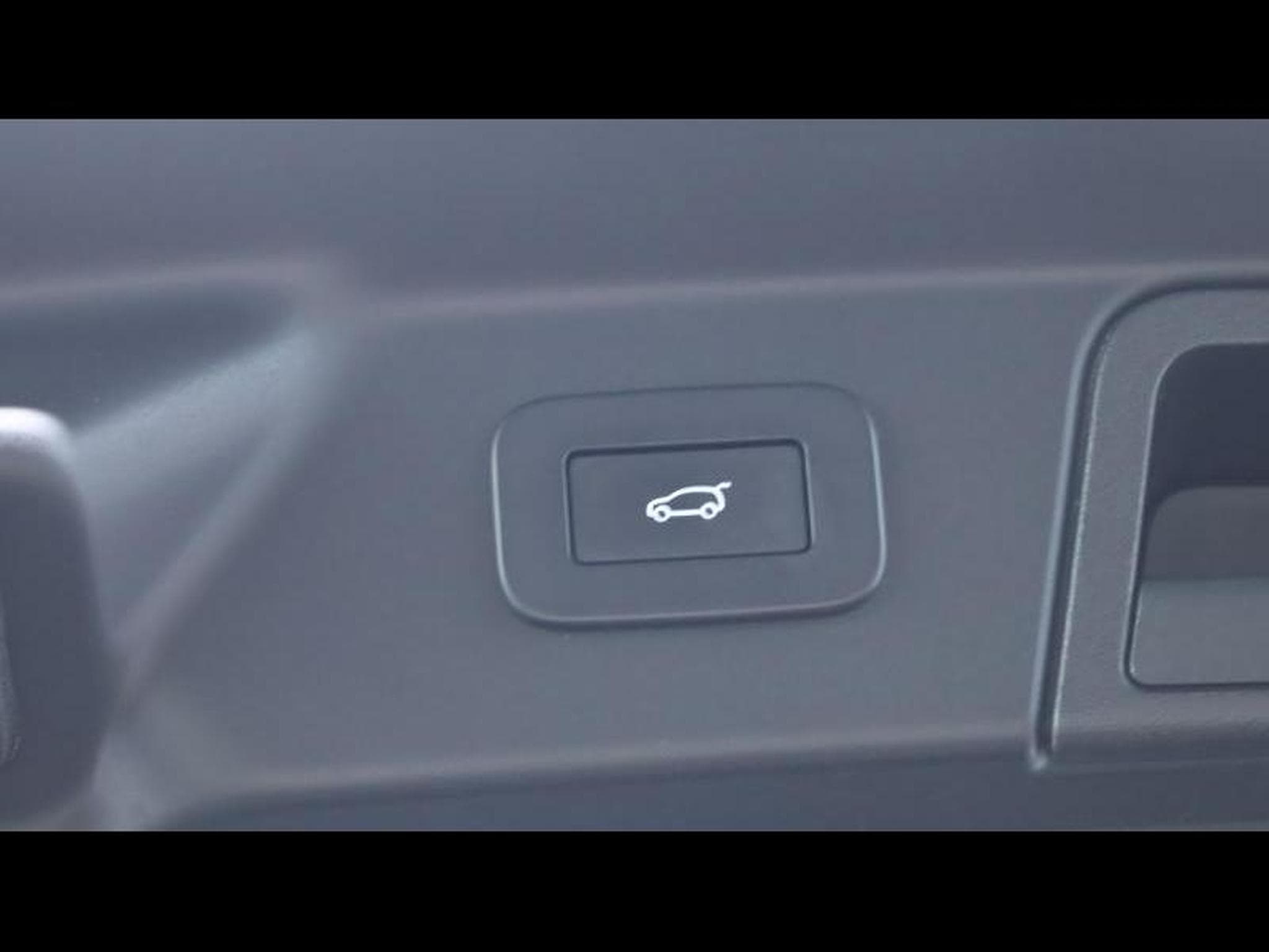 Land-Rover Range Rover Velar D200 S AWD Auto (2023) - Photo 28