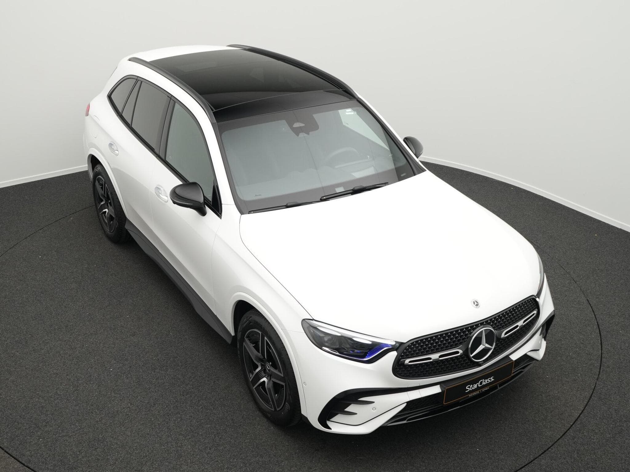 Mercedes GLC 300 4MATIC Pano+Burm+Kamera+Memo (2025) - Foto 10