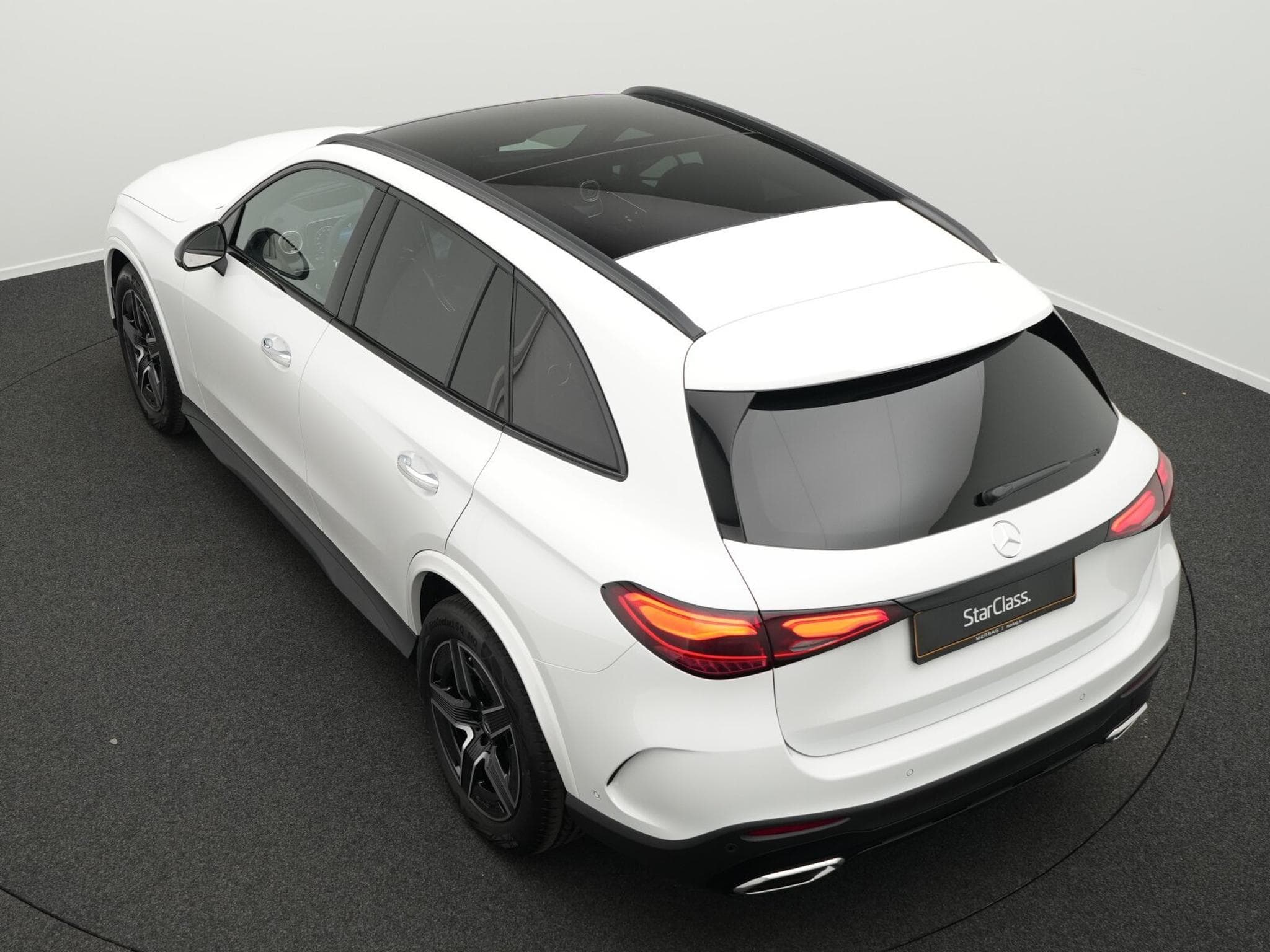 Mercedes GLC 300 4MATIC Pano+Burm+Kamera+Memo (2025) - Foto 11