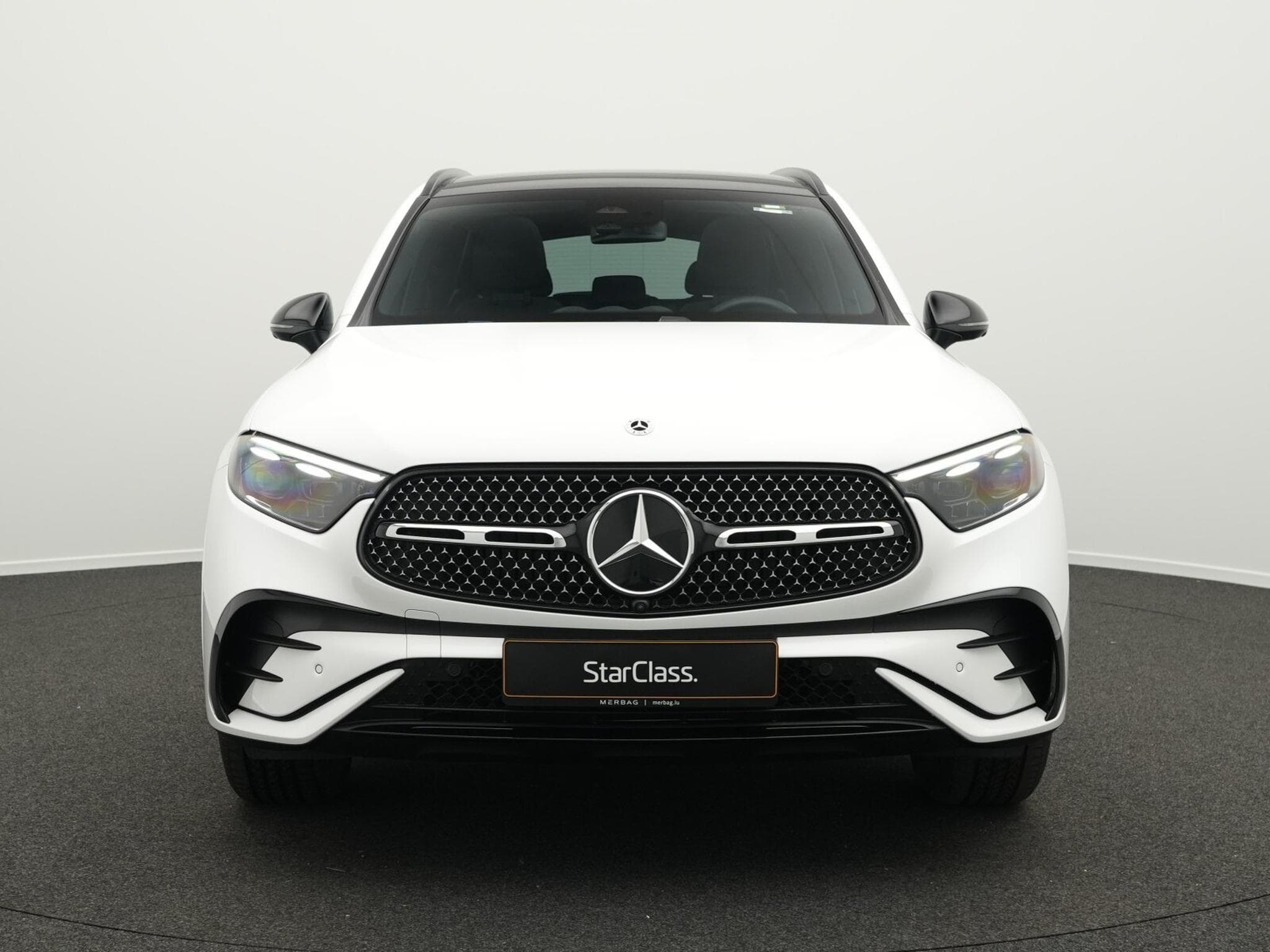 Mercedes GLC 300 4MATIC Pano+Burm+Kamera+Memo (2025) - Foto 2