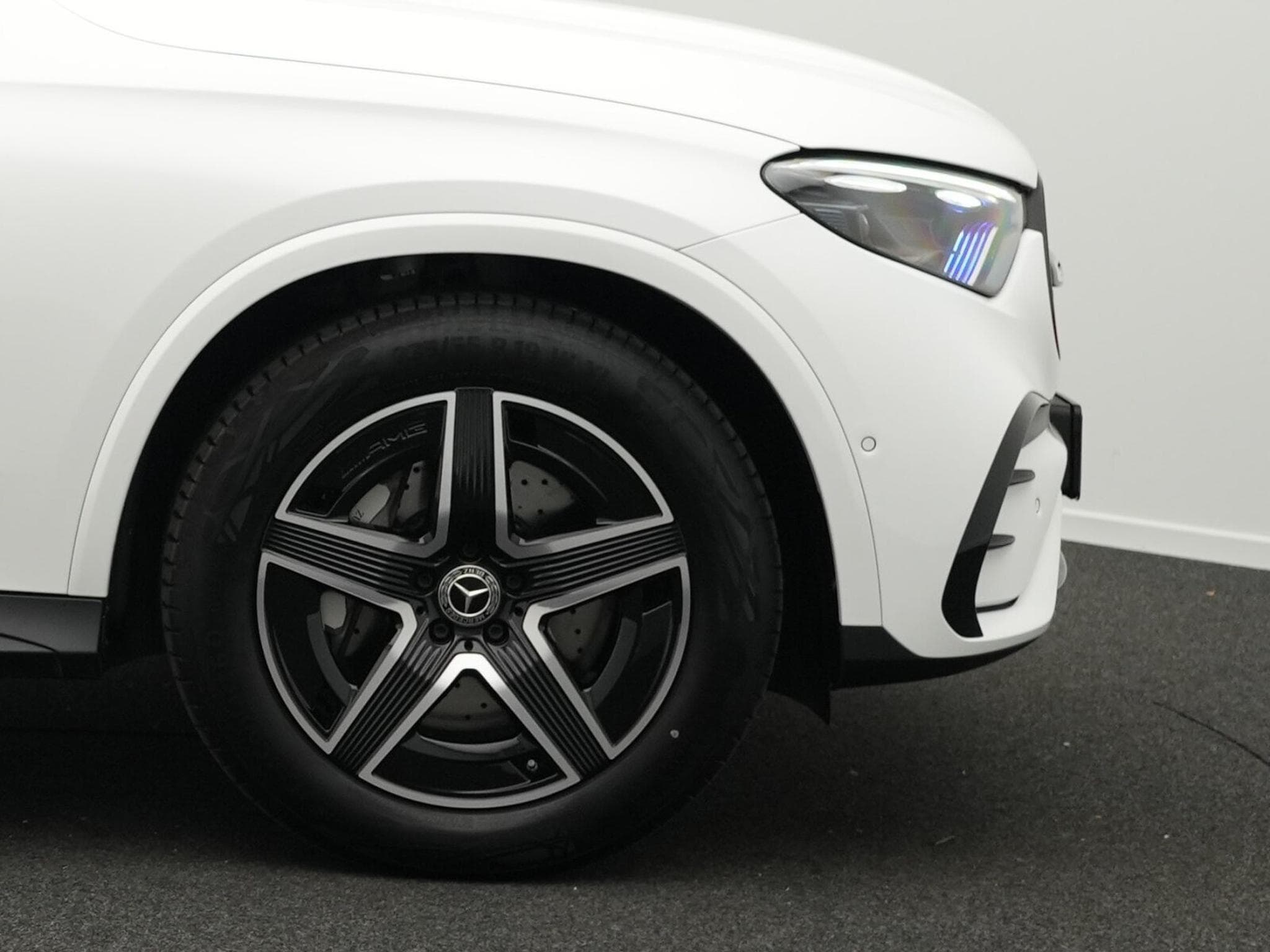 Mercedes GLC 300 4MATIC Pano+Burm+Kamera+Memo (2025) - Foto 6