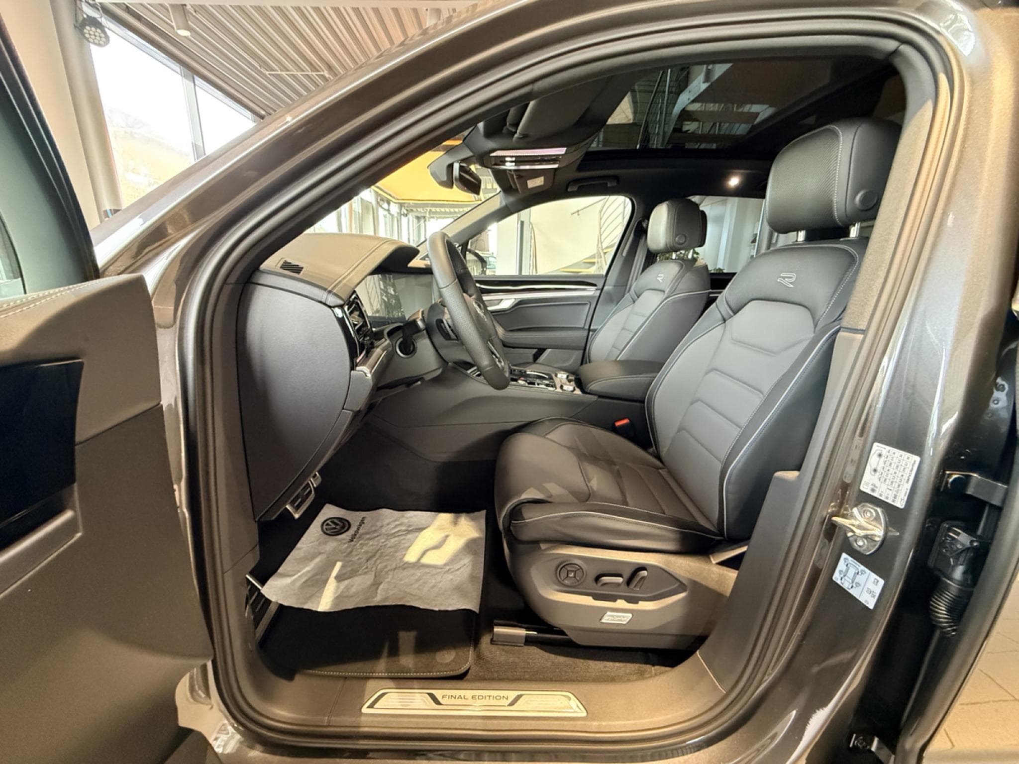 VW Touareg R-Line 3.0 V6 TDI 4MOTION 210 kW / 286 CV Boîte automatique (2026) - Photo 3