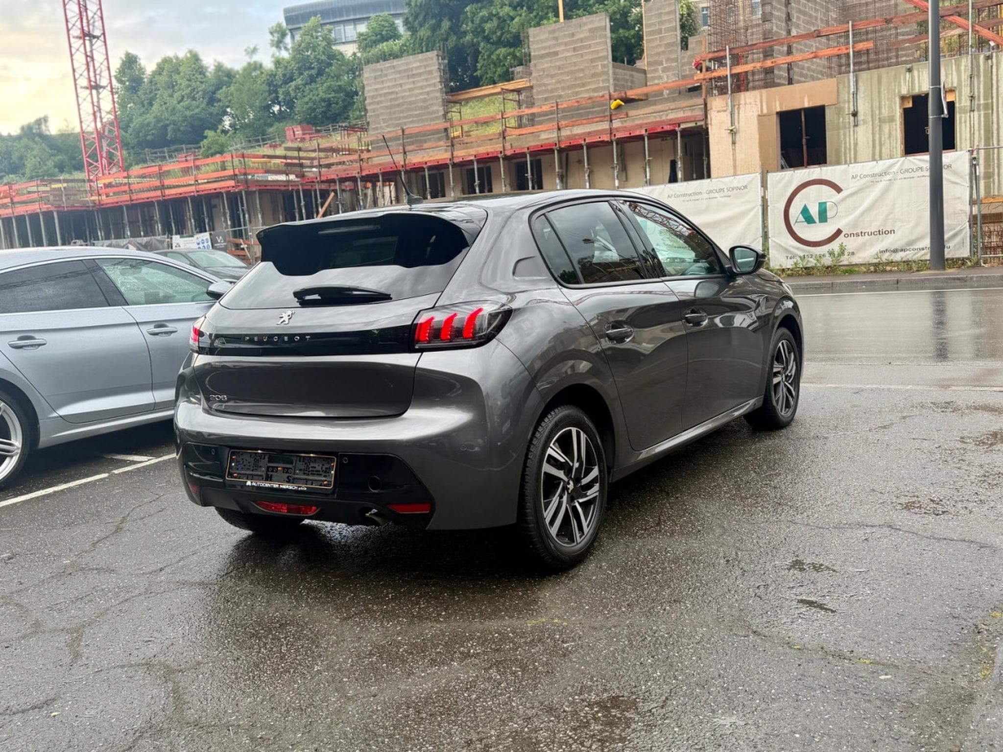 Peugeot 208 1.2 PureTech 100 EAT8 Allure (2022) - Photo 6