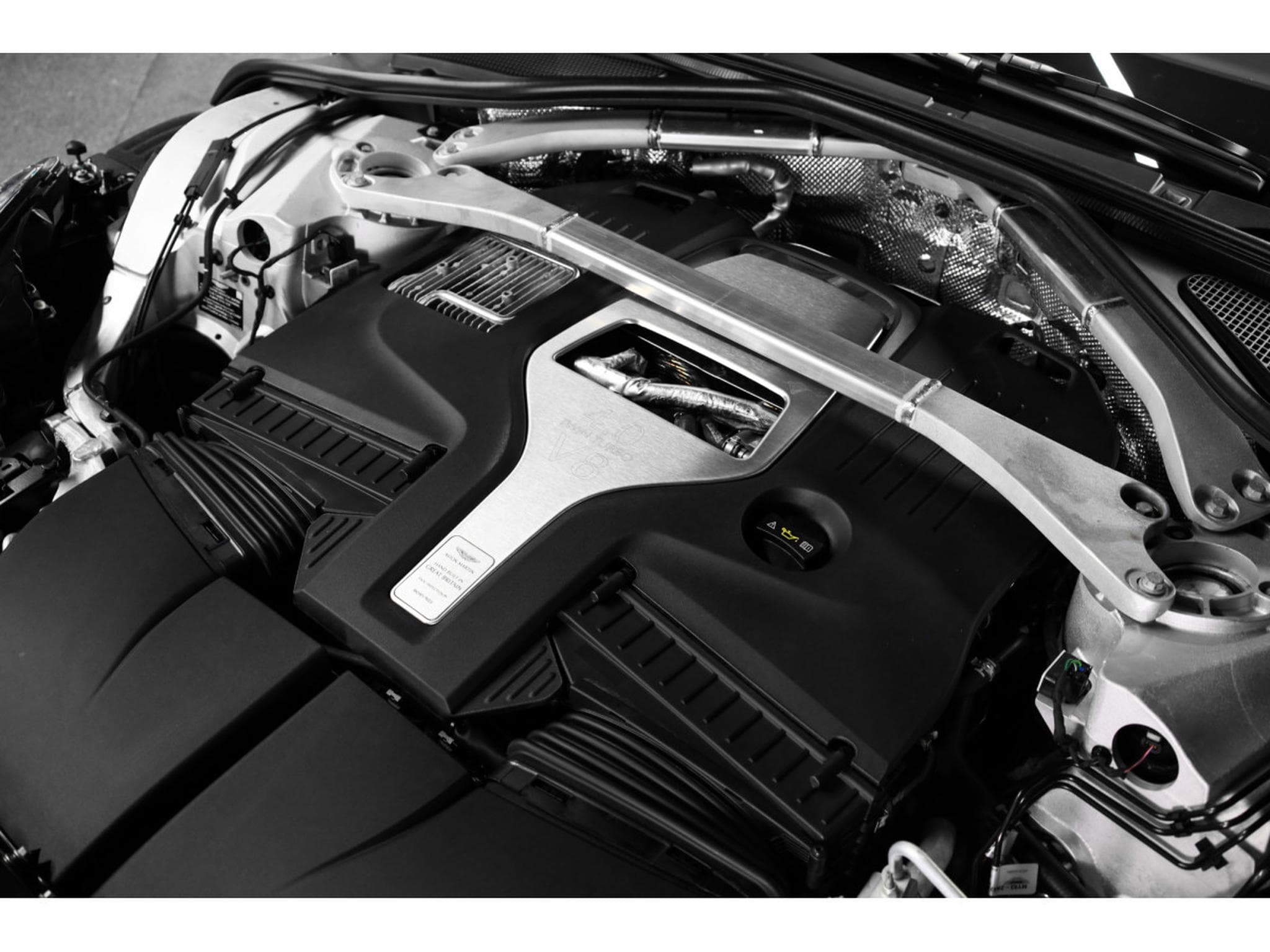 Aston-Martin DBX 707 4.0 V8 Bi-Turbo (2024) - Foto 23