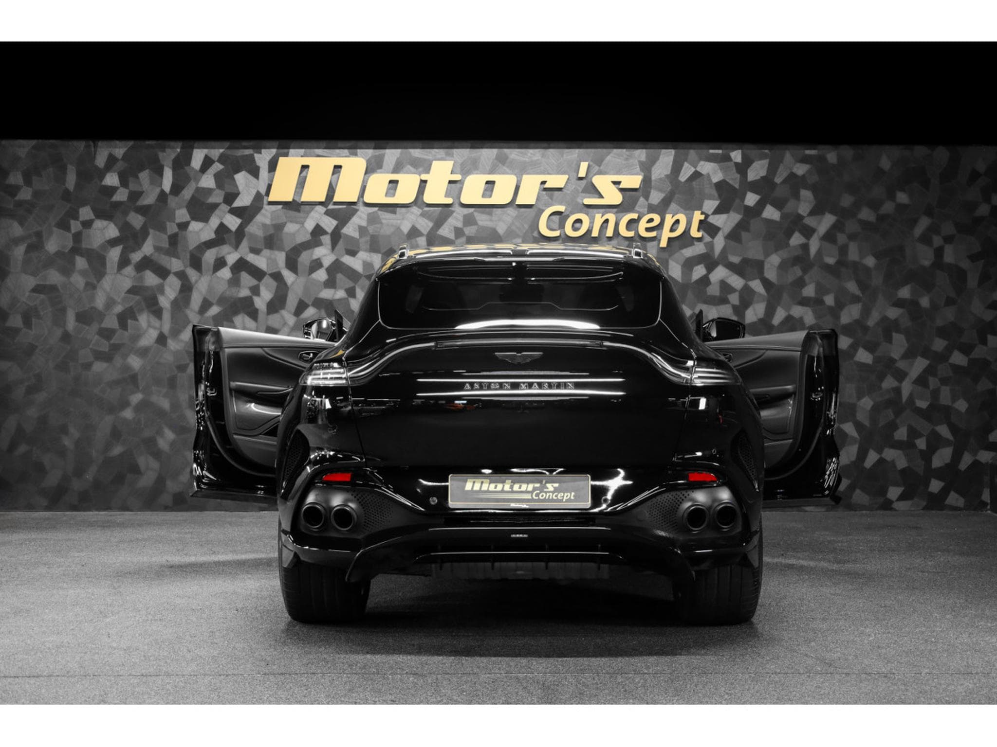 Aston-Martin DBX 707 4.0 V8 Bi-Turbo (2024) - Foto 5