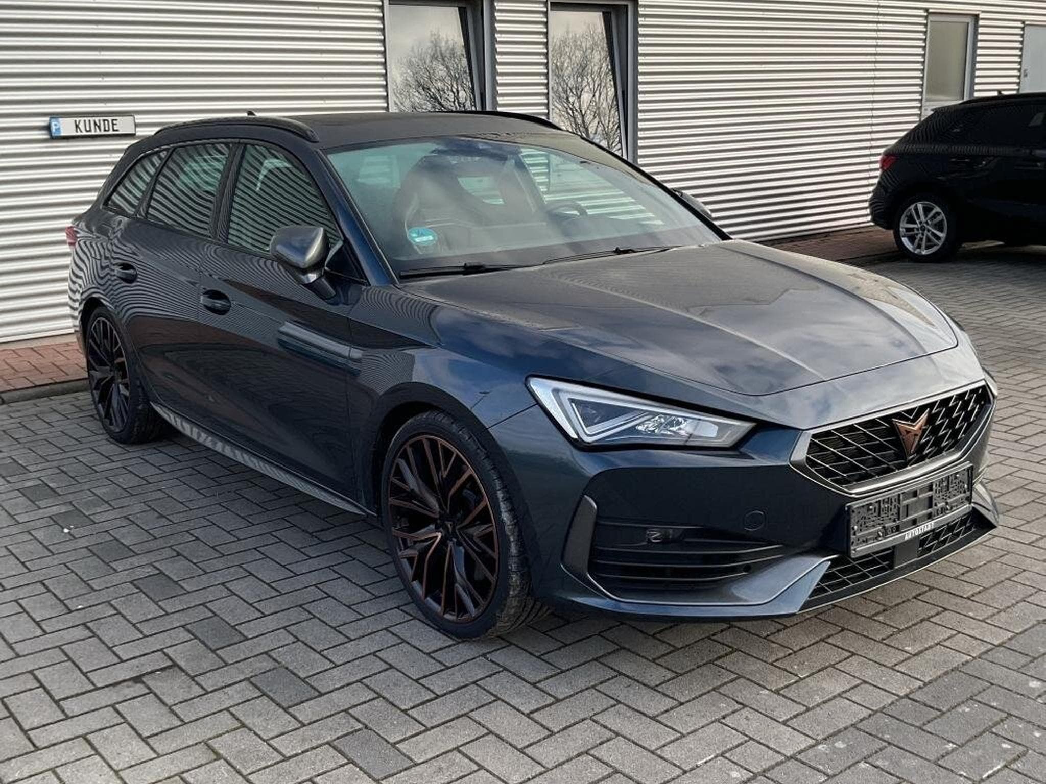 Cupra Leon SP VZ CUP 2.0 TSI 300 CH (2024) - Foto 2