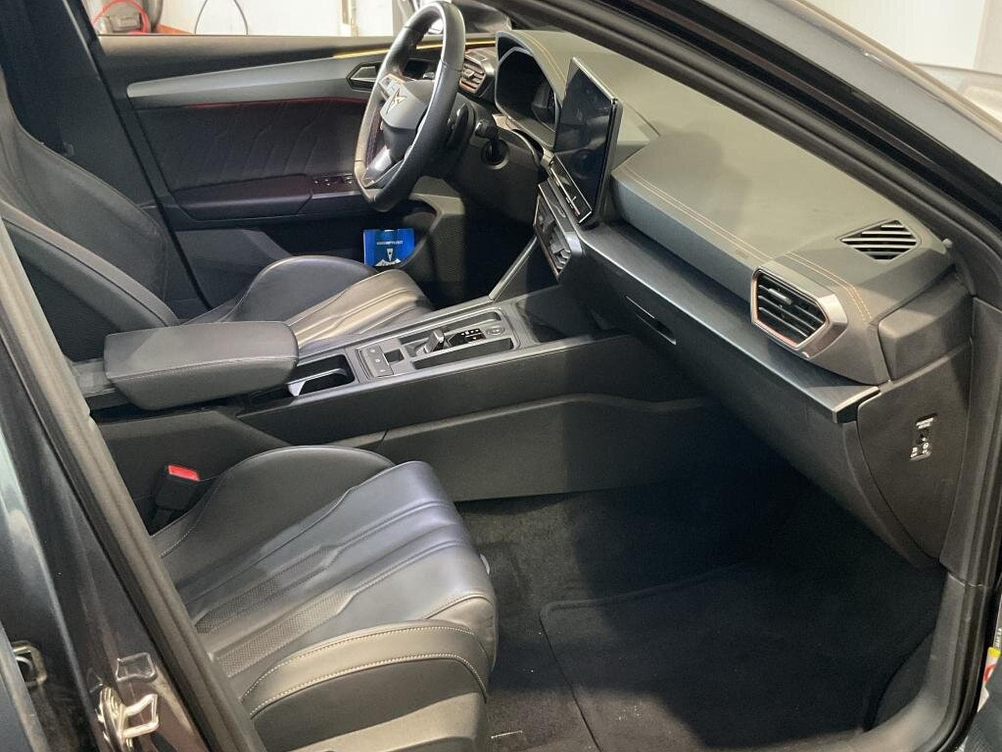 Cupra Leon SP VZ CUP 2.0 TSI 300 CH (2024) - Foto 6
