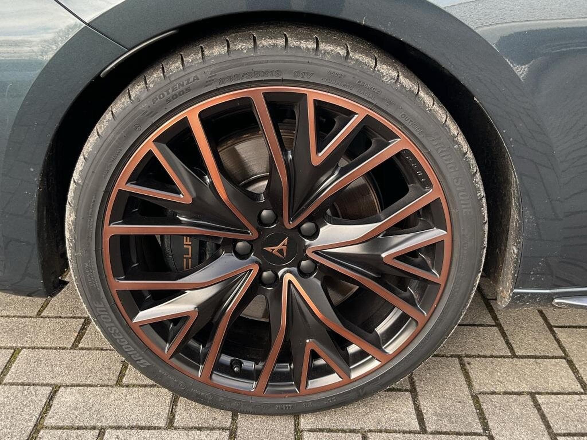 Cupra Leon SP VZ CUP 2.0 TSI 300 CH (2024) - Foto 8