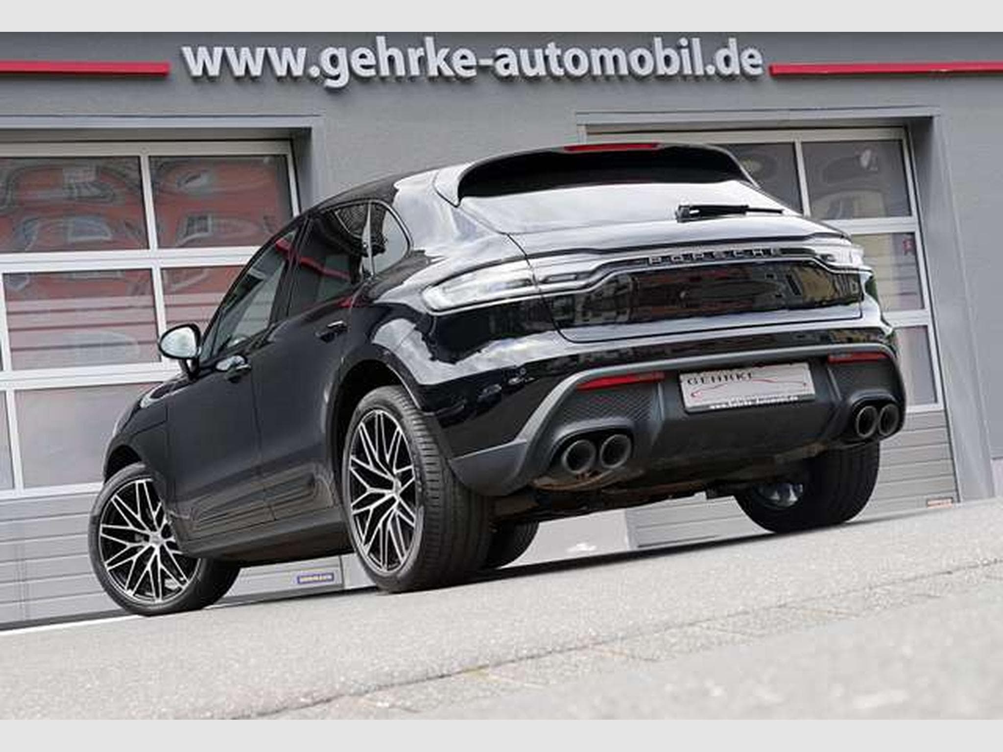 Porsche Macan Macan T*21"RS-Spyd,Pano,BOSE,PDLS+,Approved03/27 (2024) - Photo 2