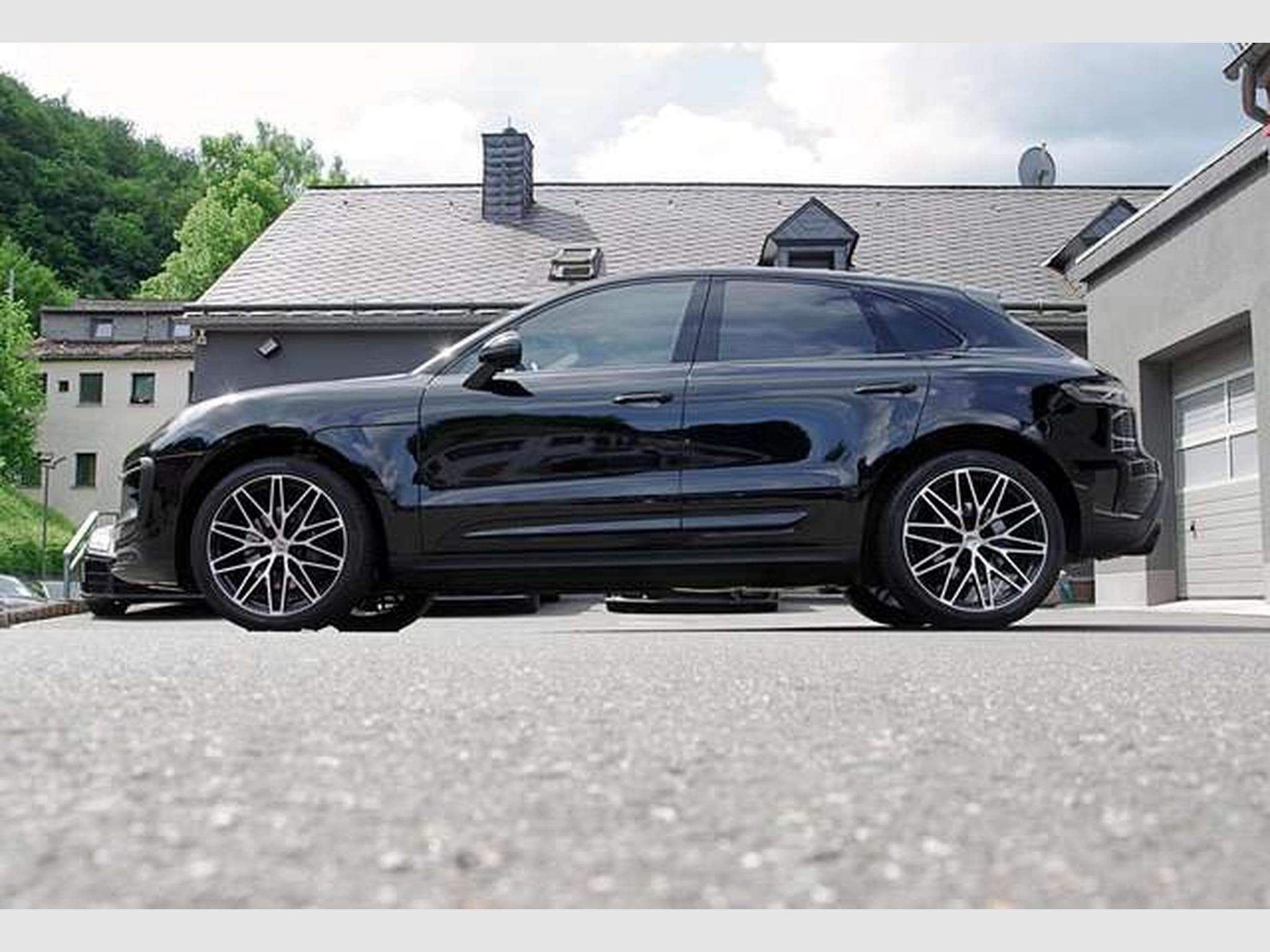Porsche Macan Macan T*21"RS-Spyd,Pano,BOSE,PDLS+,Approved03/27 (2024) - Photo 3