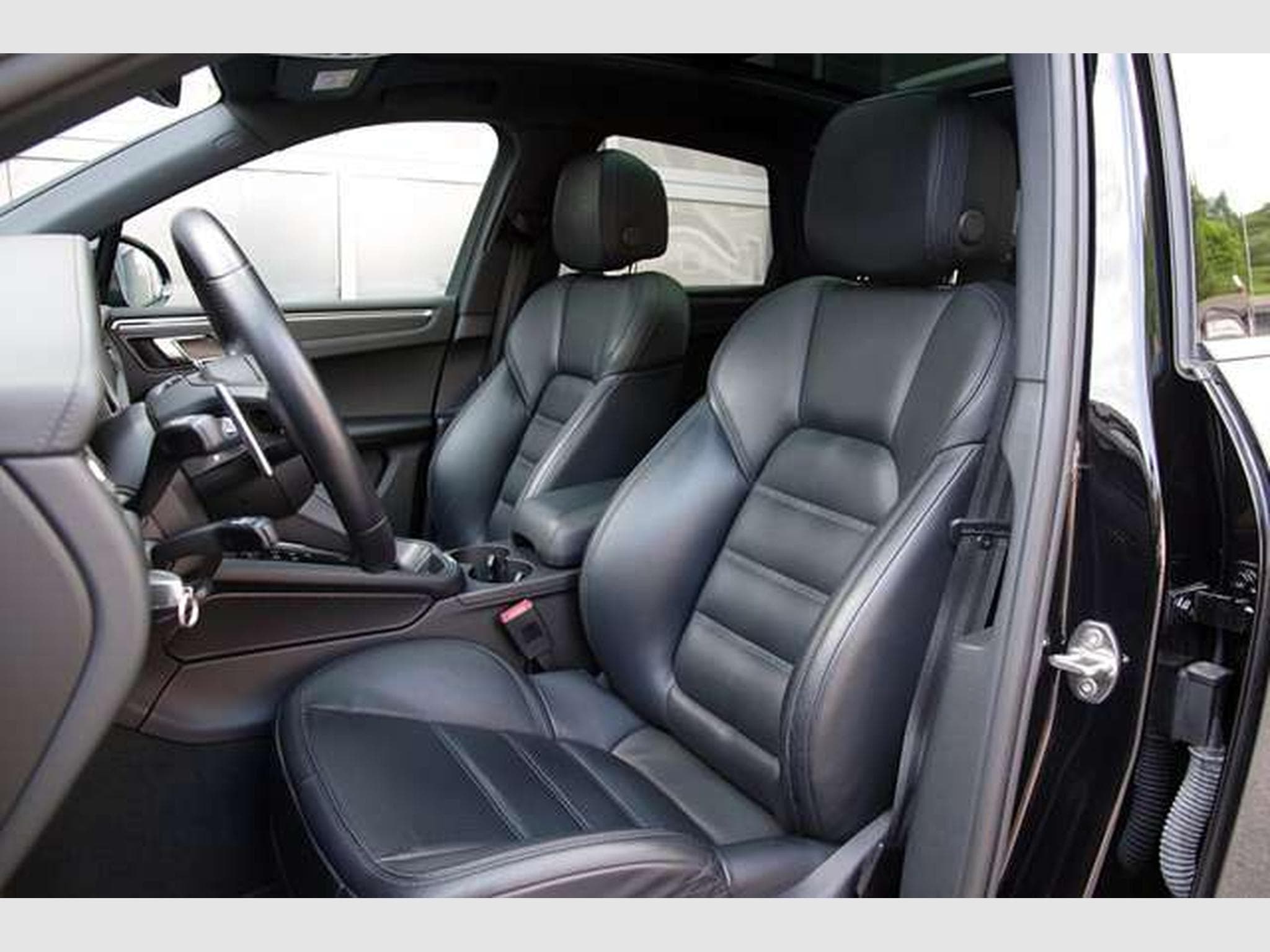 Porsche Macan Macan T*21"RS-Spyd,Pano,BOSE,PDLS+,Approved03/27 (2024) - Photo 6