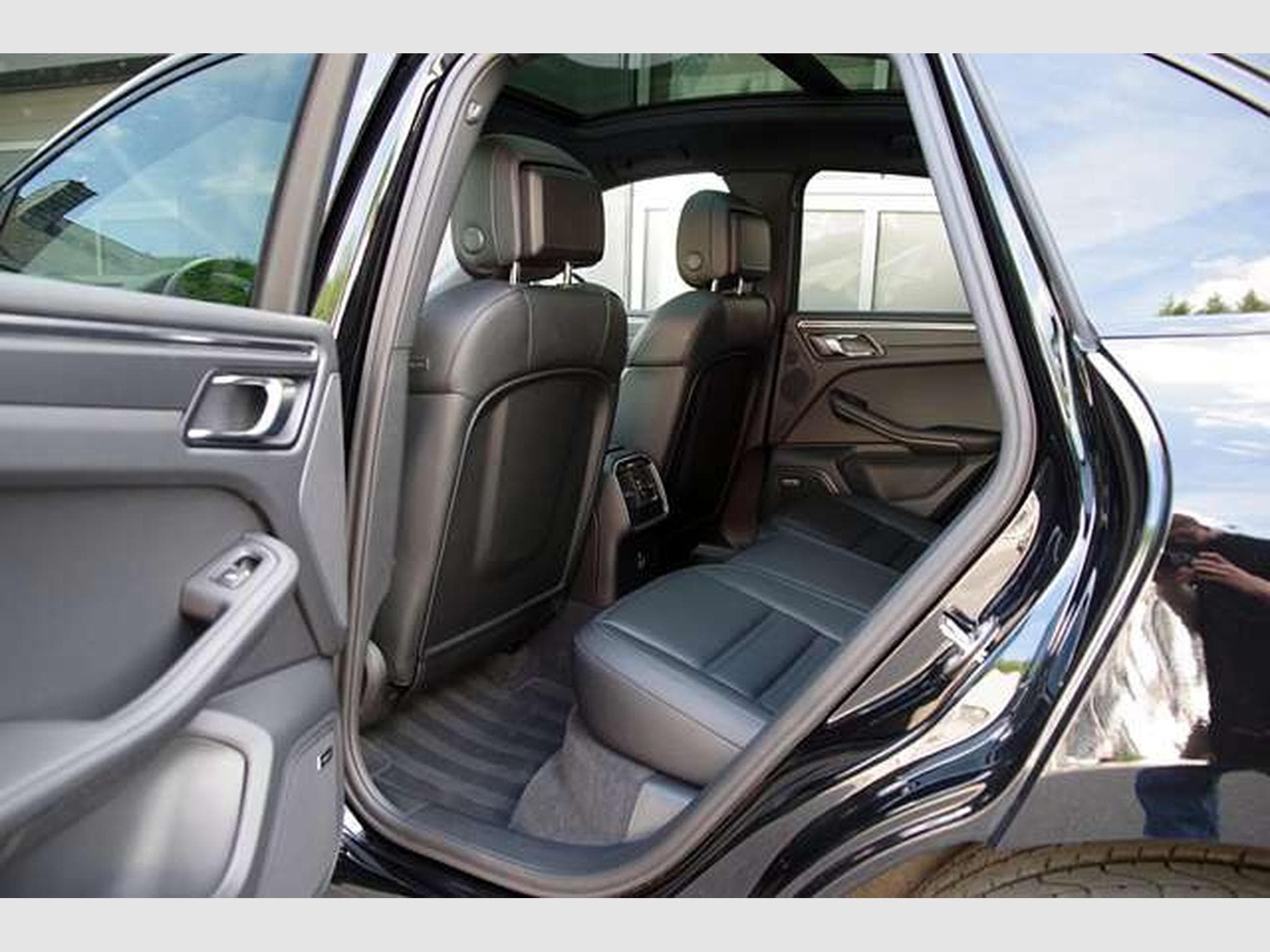 Porsche Macan Macan T*21"RS-Spyd,Pano,BOSE,PDLS+,Approved03/27 (2024) - Photo 8