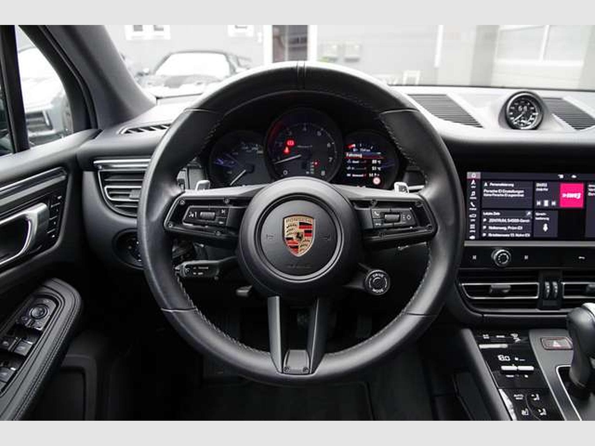 Porsche Macan Macan T*21"RS-Spyd,Pano,BOSE,PDLS+,Approved03/27 (2024) - Photo 9