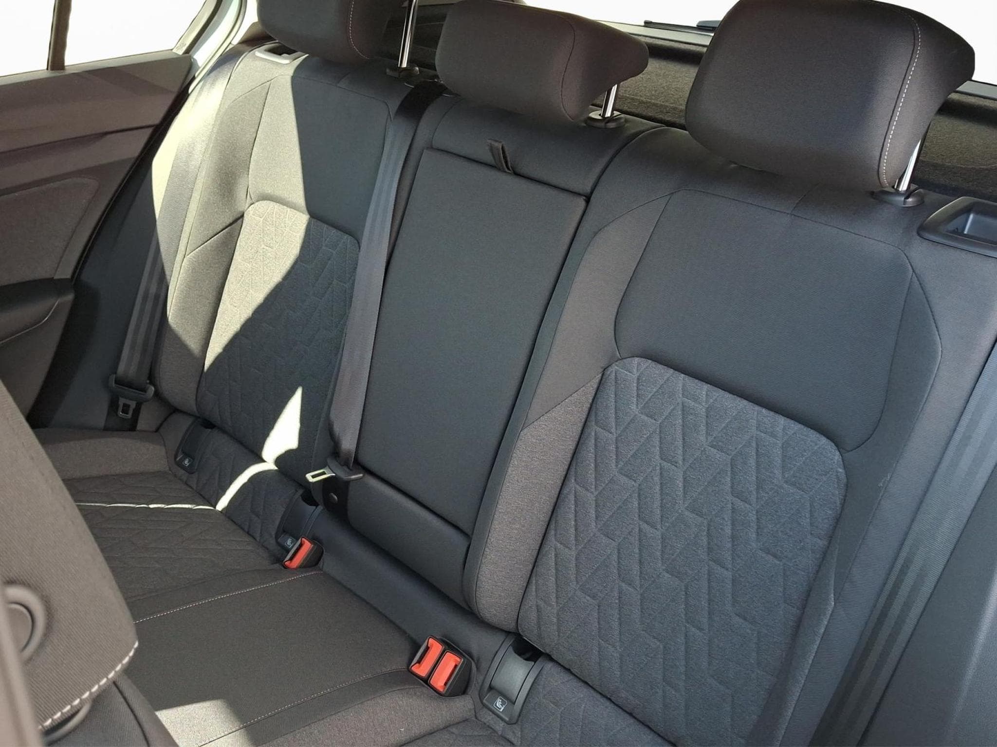 VW Golf Life (2026) - Photo 18