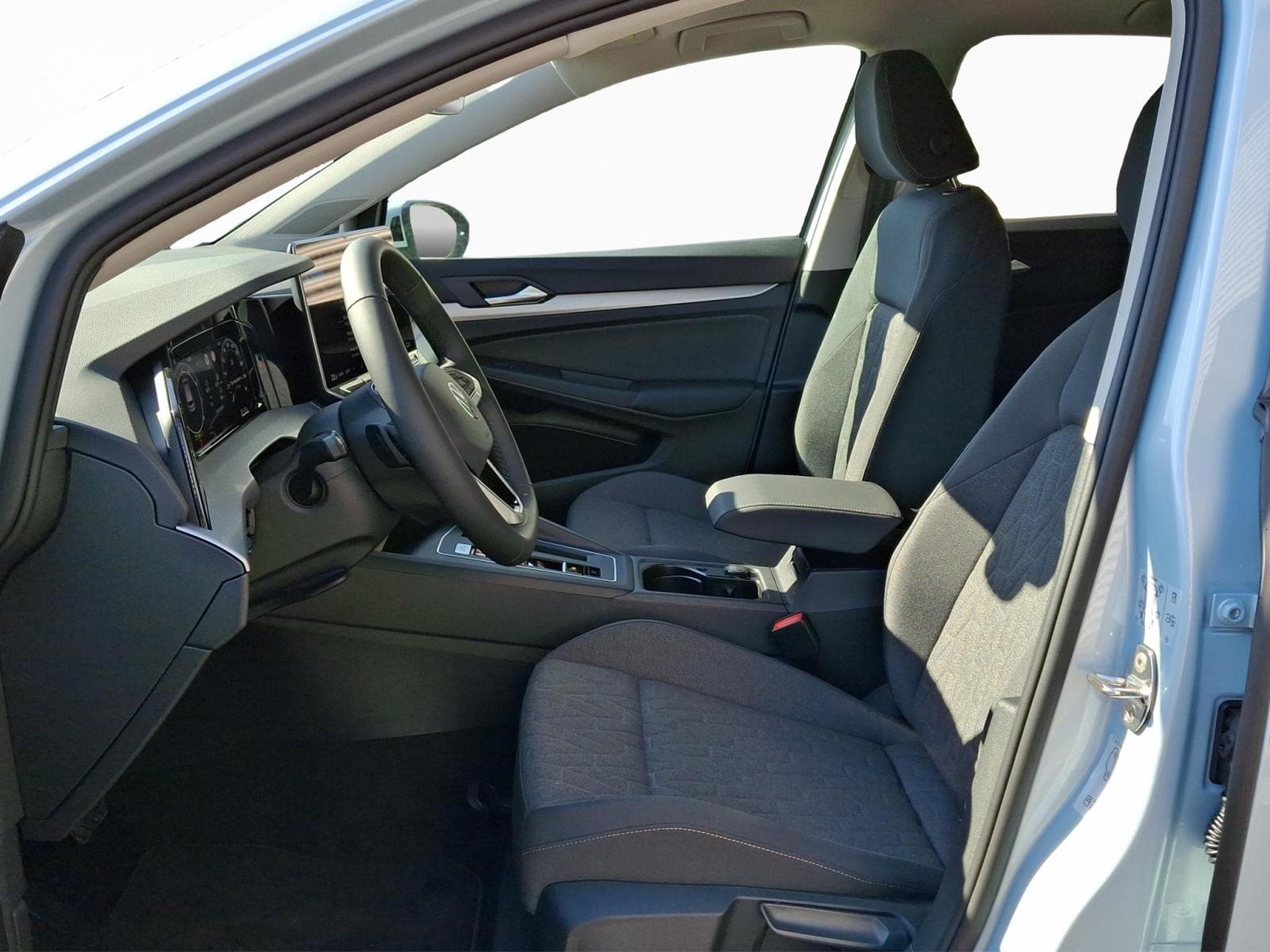 VW Golf Life (2026) - Photo 9