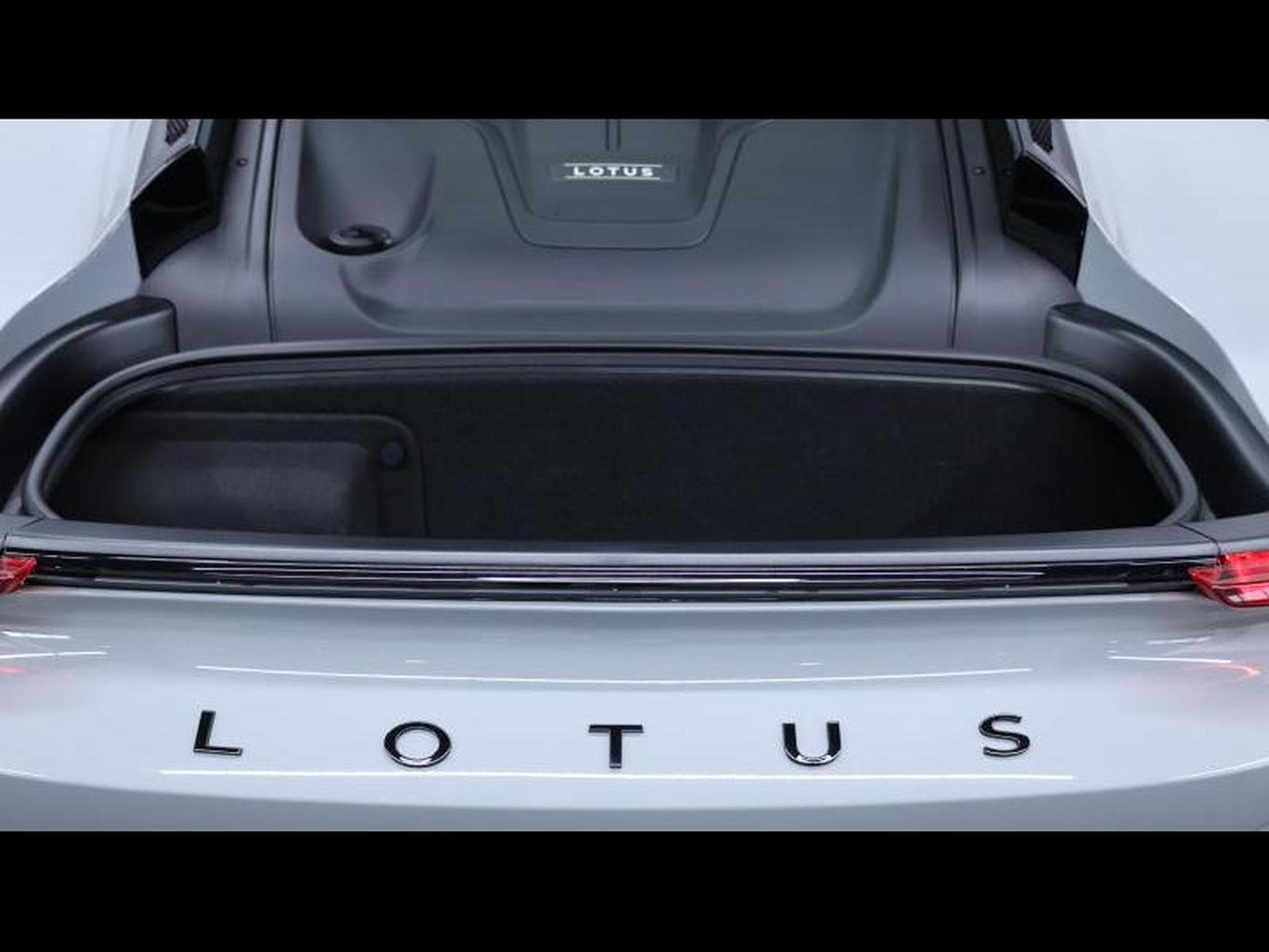 Lotus Emira 2i4 364 First Edition DCT8 (2024) - Foto 8