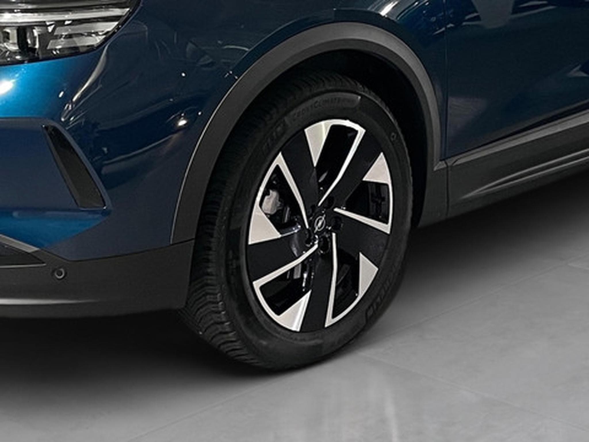 Opel Grandland 1.2 Turbo S/S Hybrid GS (2025) - Photo 20