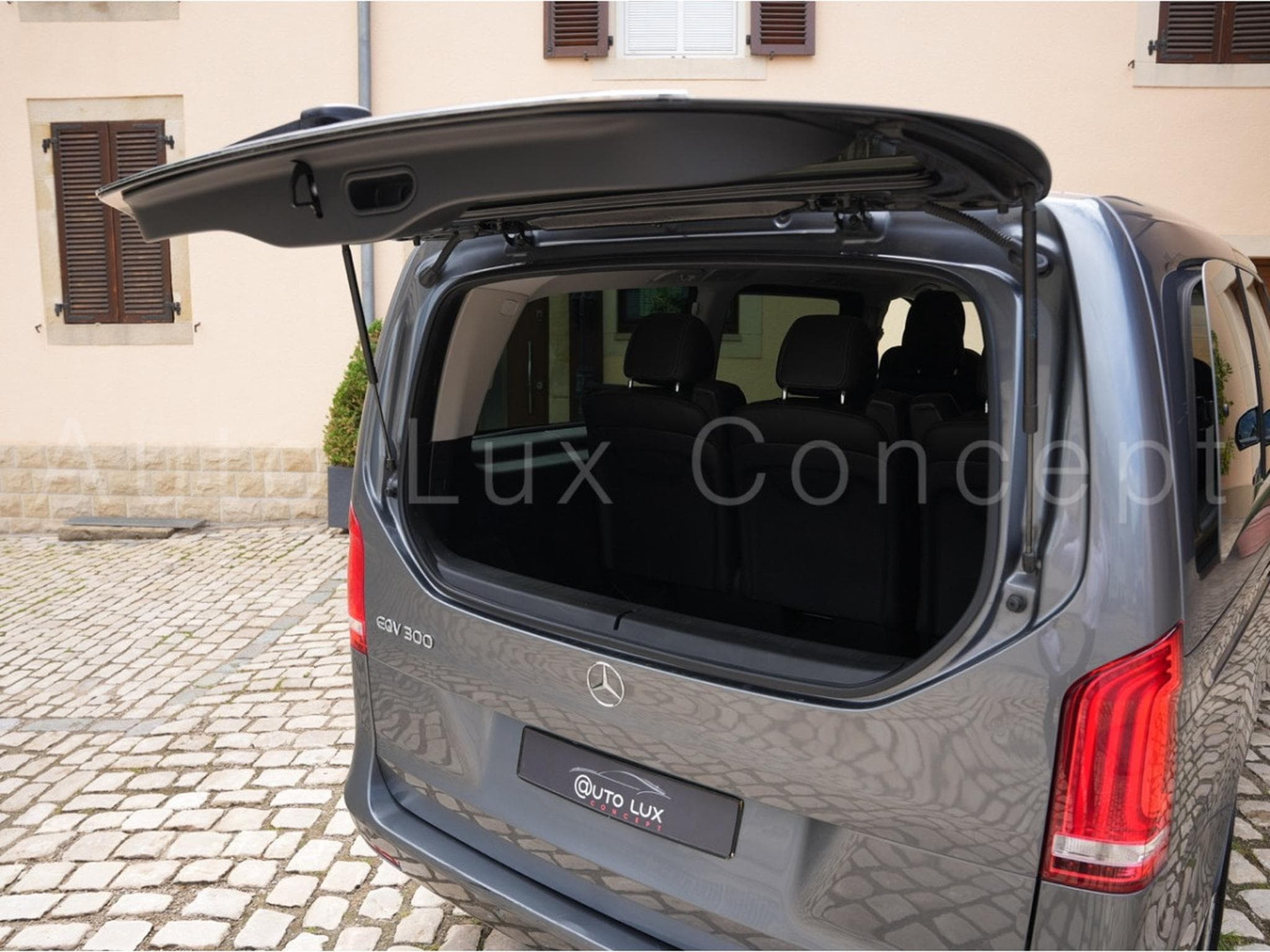 Mercedes EQV 300 AVANTGARDE Line Extralang (2020) - Photo 13