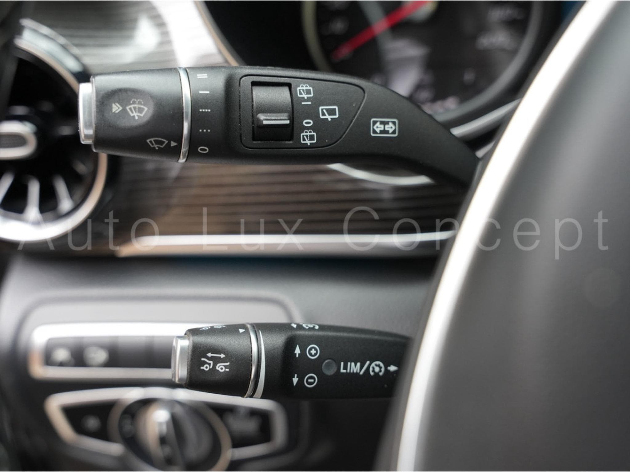Mercedes EQV 300 AVANTGARDE Line Extralang (2020) - Photo 18