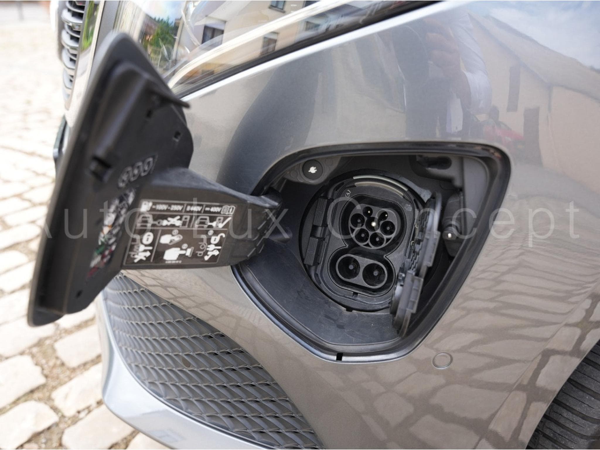 Mercedes EQV 300 AVANTGARDE Line Extralang (2020) - Photo 26
