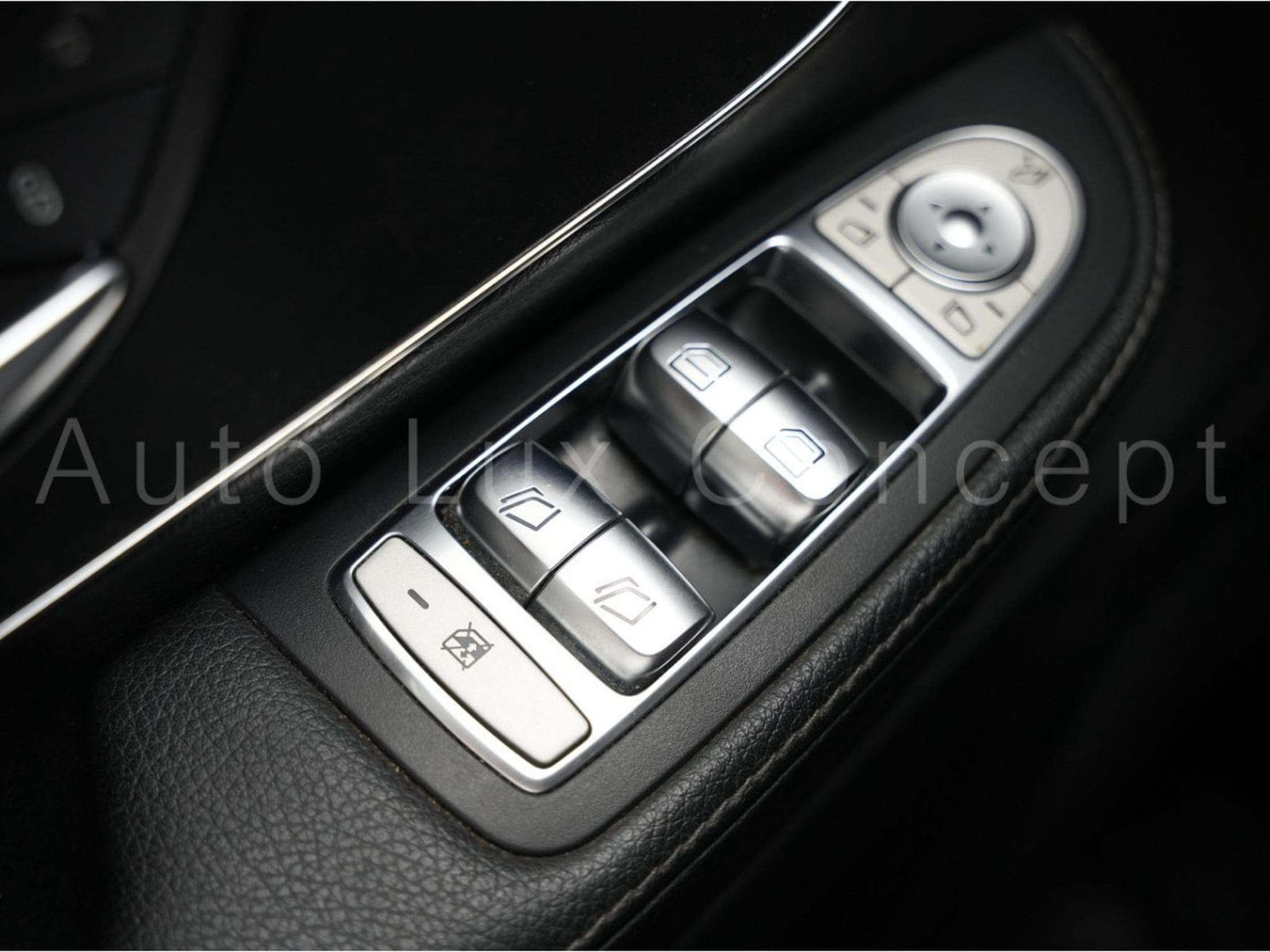 Mercedes EQV 300 AVANTGARDE Line Extralang (2020) - Photo 29