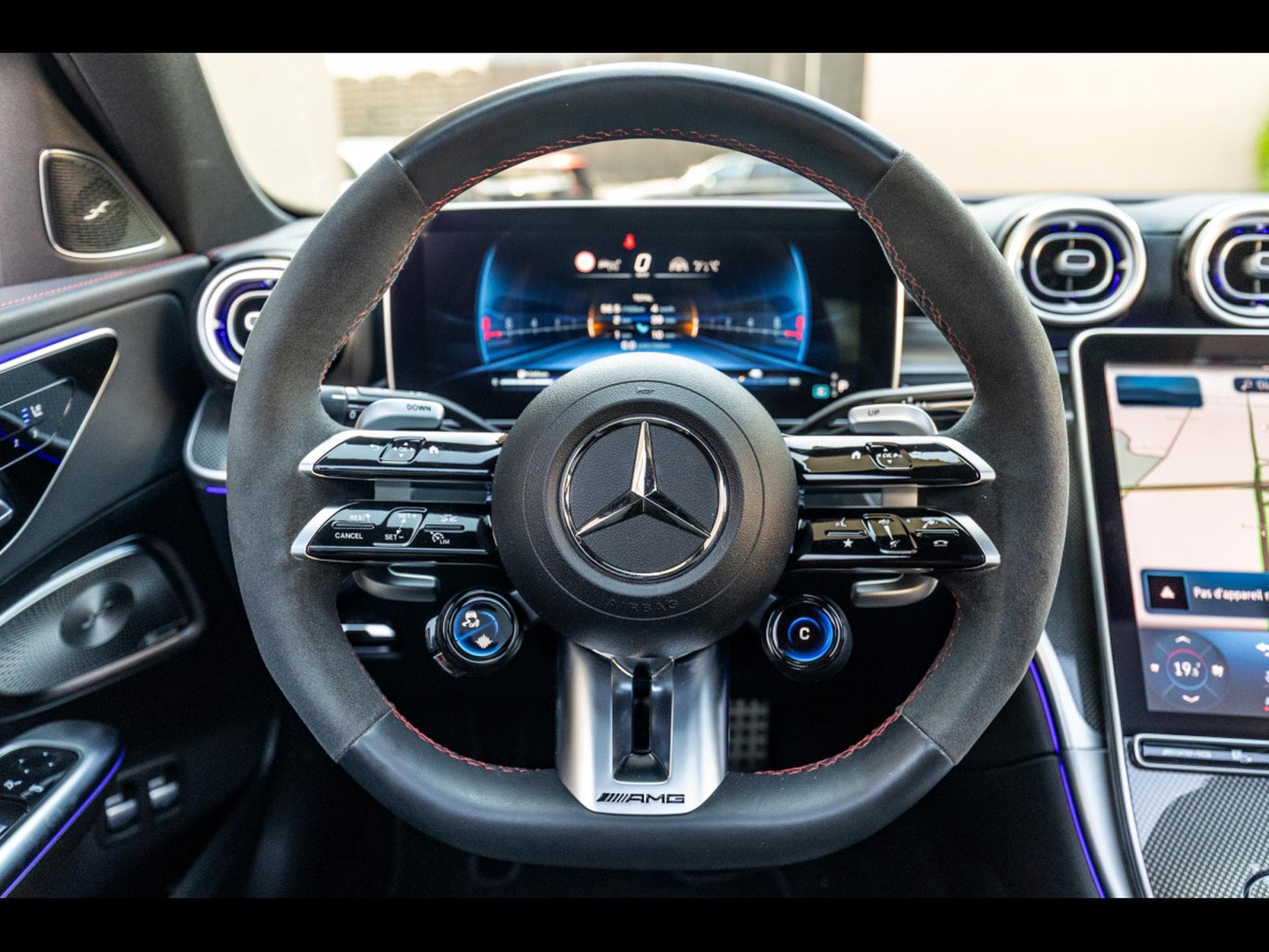 Mercedes C 63 AMG S AMG E PERFORMANCE (680 CH) LIMOUSINE – PACK AÉRODYNAMIQUE (2024) - Photo 12