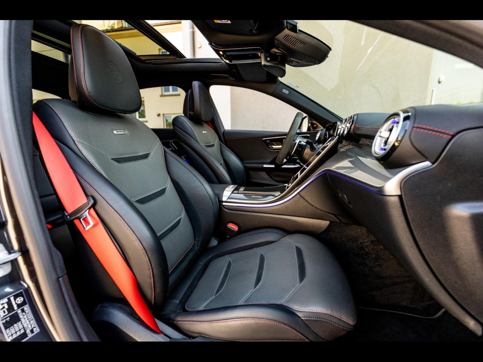 Mercedes C 63 AMG S AMG E PERFORMANCE (680 CH) LIMOUSINE – PACK AÉRODYNAMIQUE (2024) - Photo 17