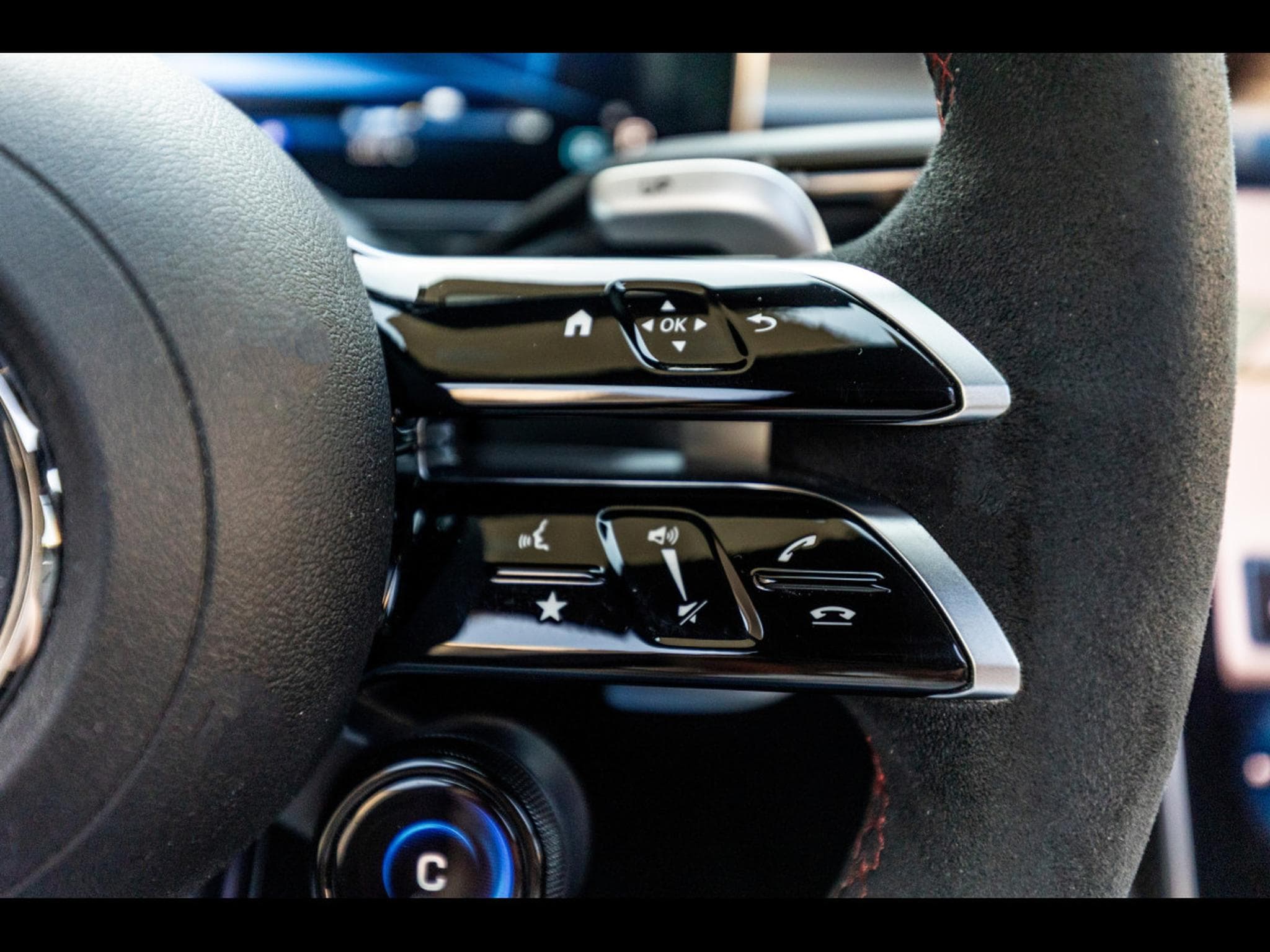 Mercedes C 63 AMG S AMG E PERFORMANCE (680 CH) LIMOUSINE – PACK AÉRODYNAMIQUE (2024) - Photo 20